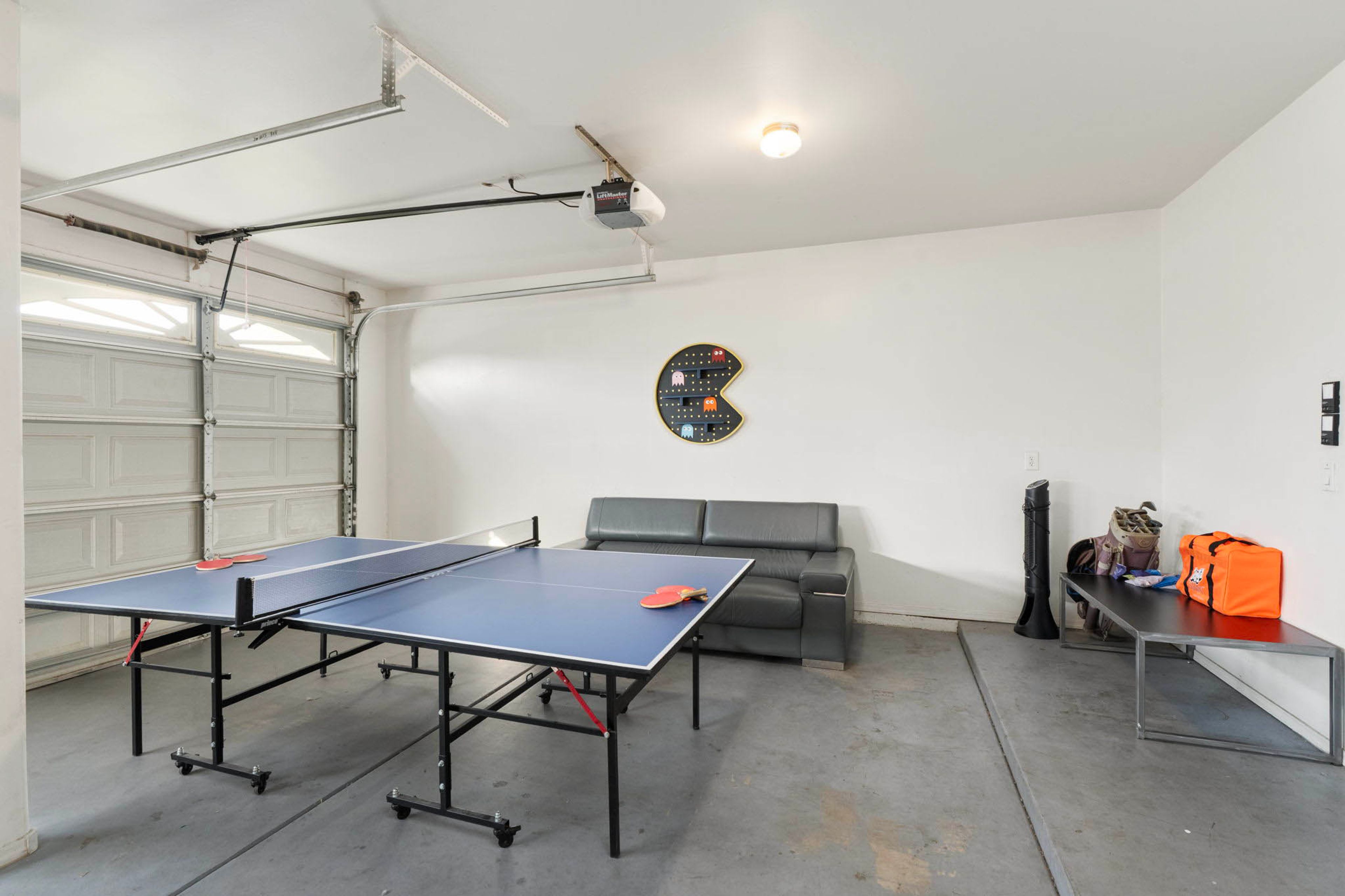 Garage | Ping-Pong Table