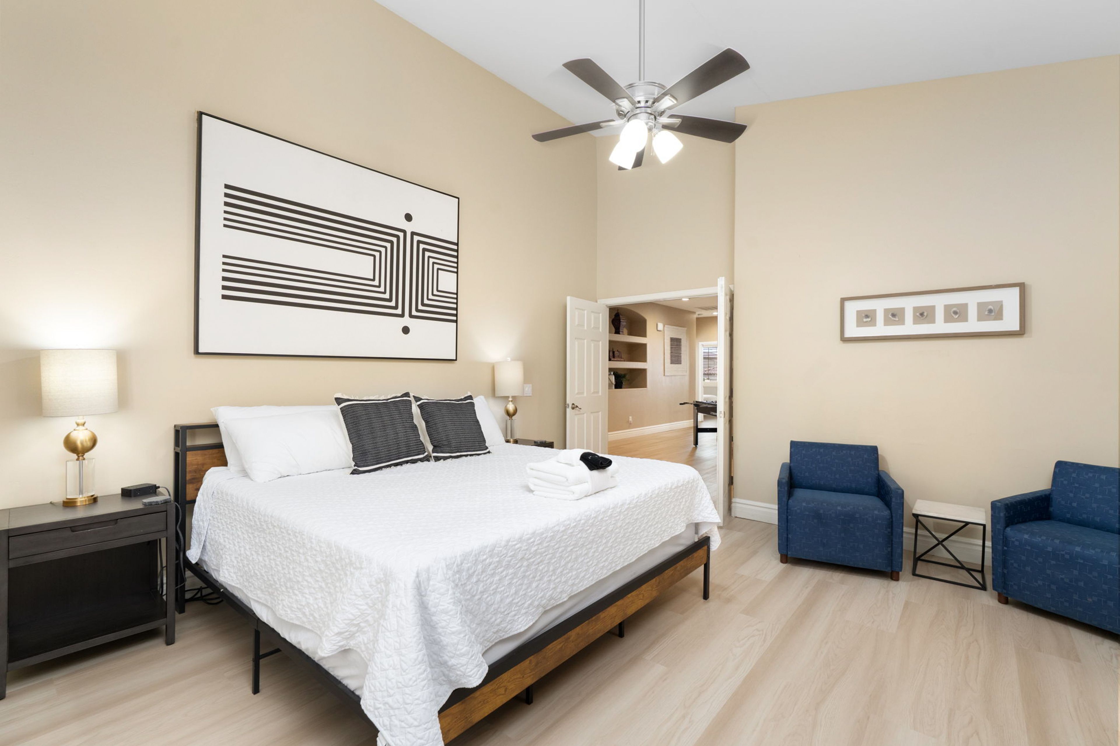 Bedroom 3 | King Bed