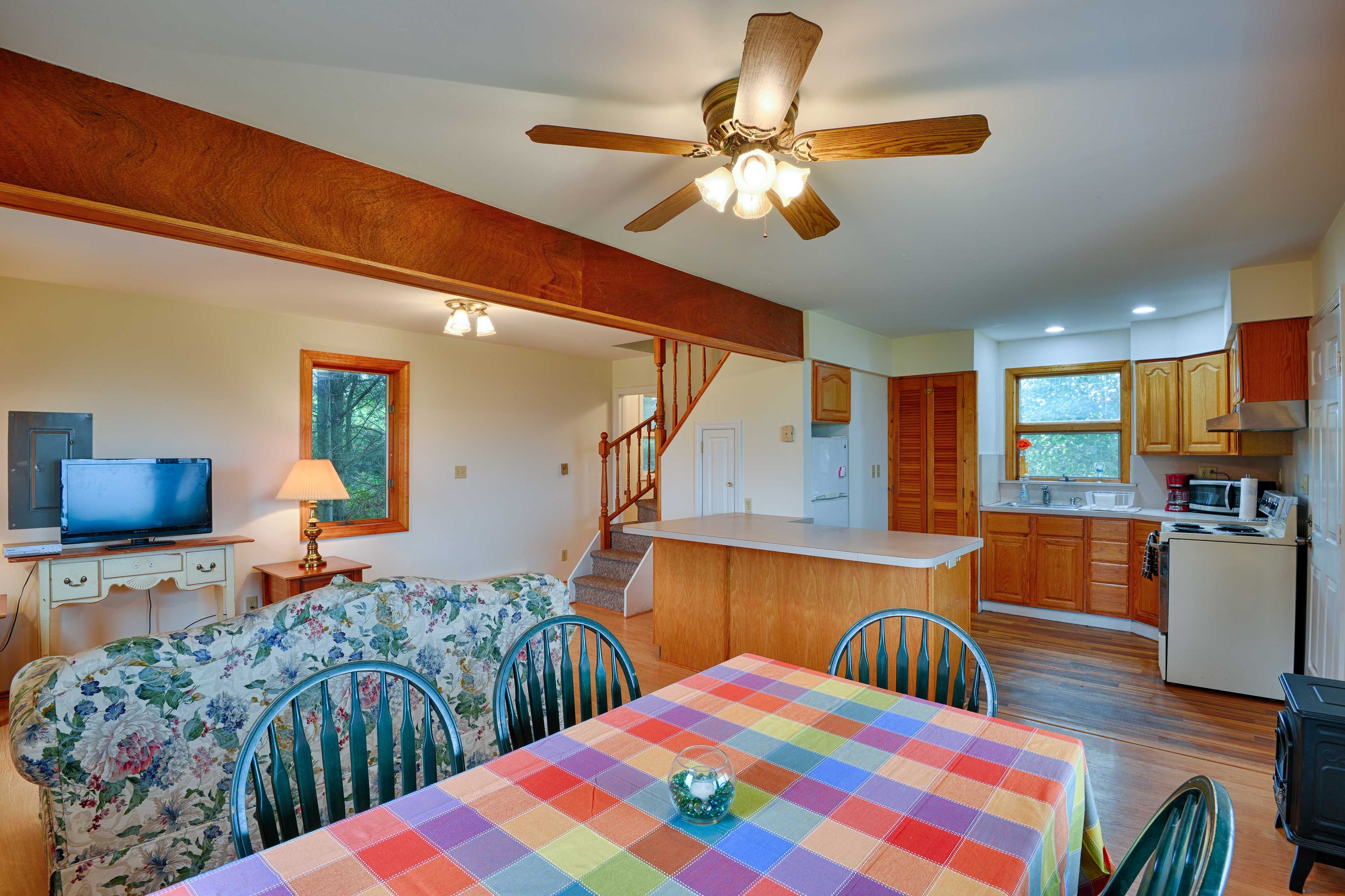 Living Area | Free WiFi