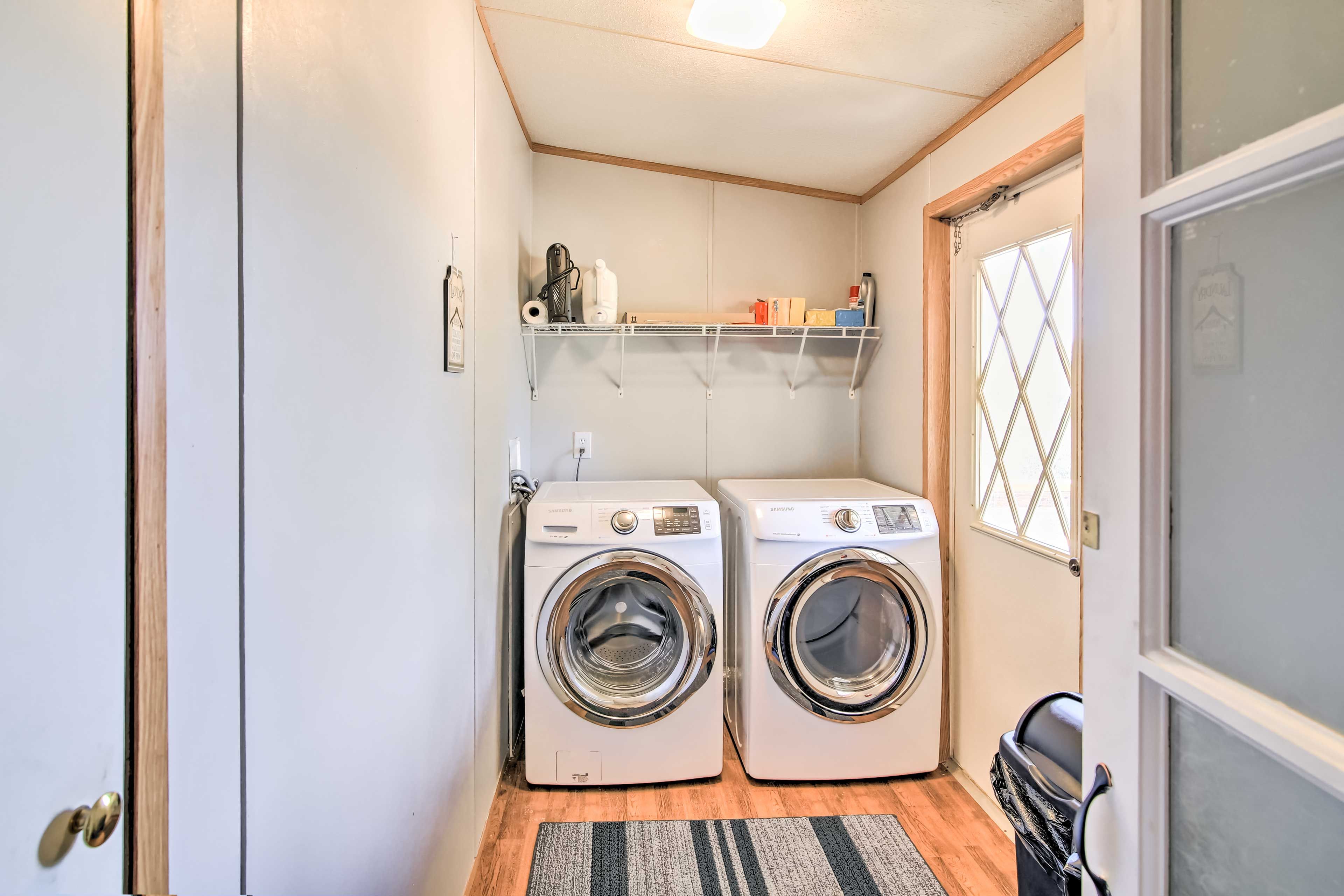 Laundry Room | Washer & Dryer
