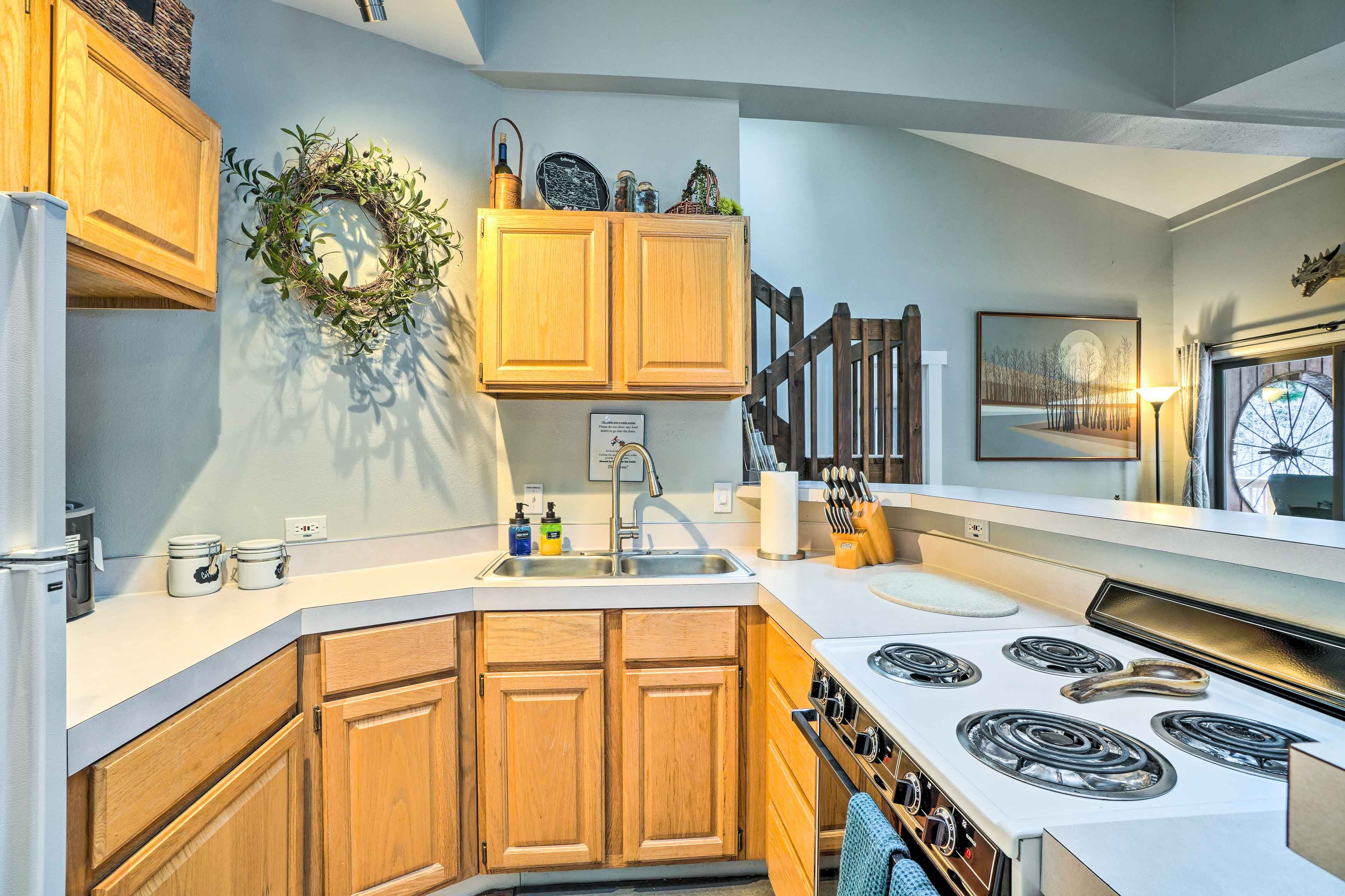 Kitchen | Blender | Main Level
