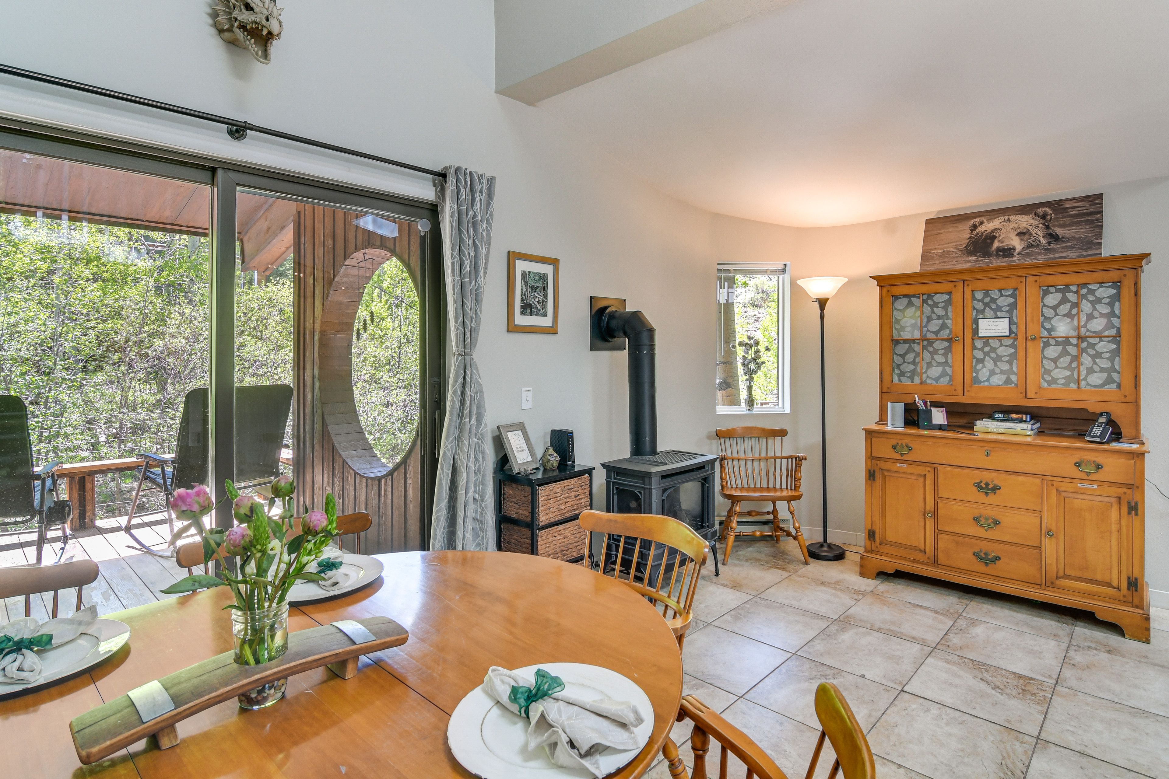 Dining Area | Dishware Provided | Main Level