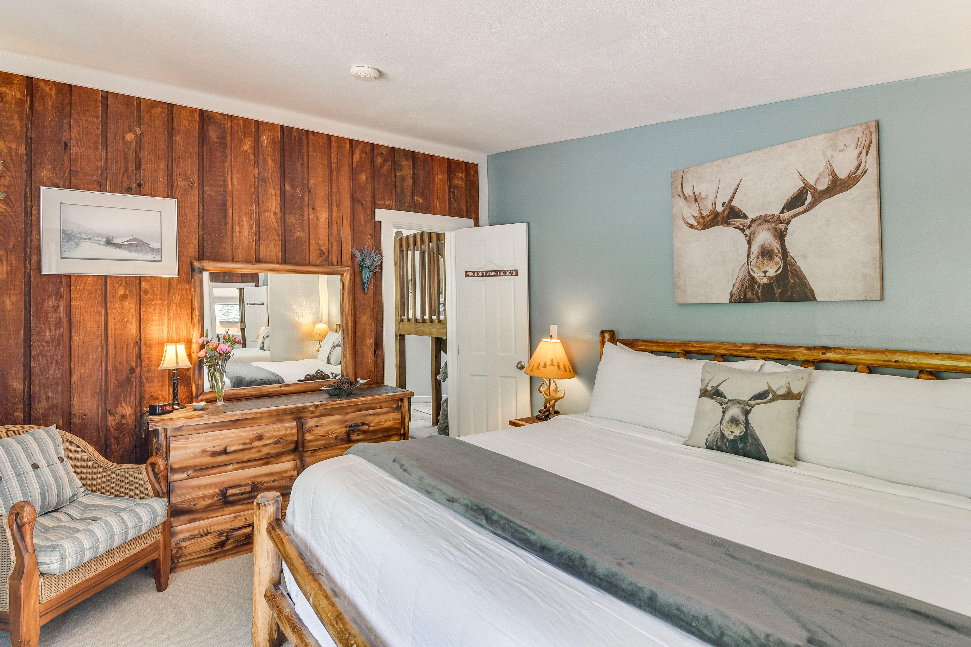 Bedroom 1 | King Bed | Linens Provided | Main Level