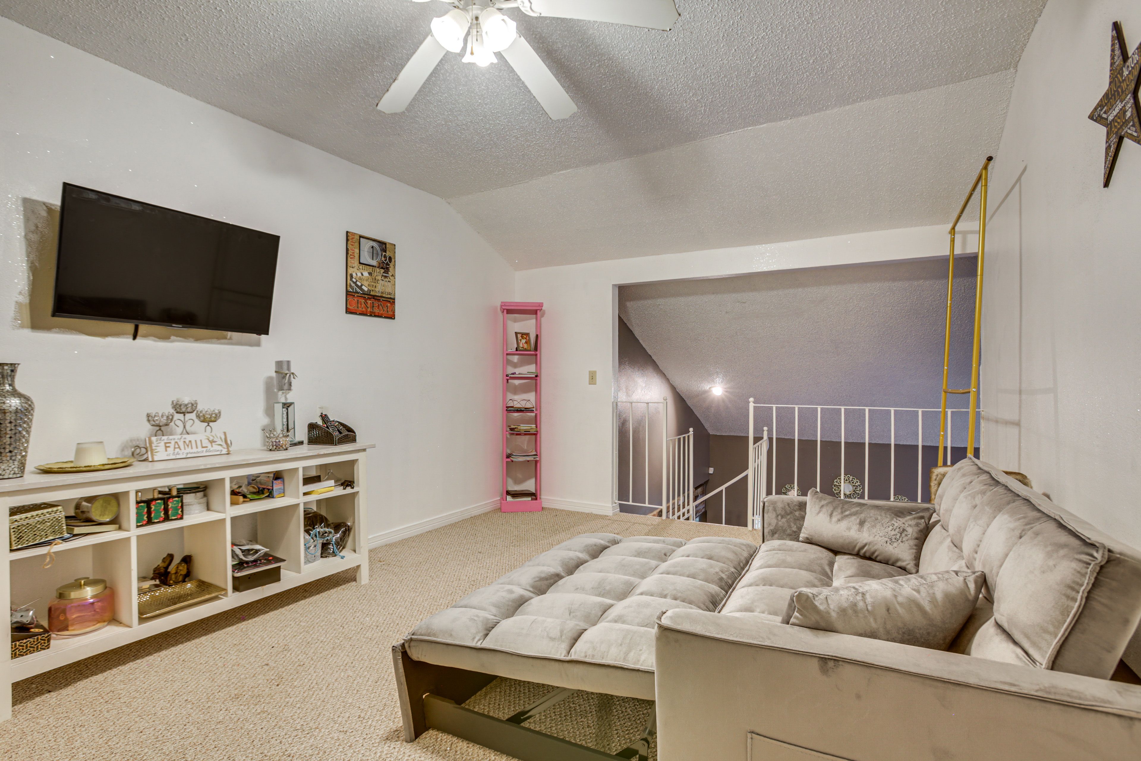 Sleeping Nook | 2nd Floor | Full Sleeper Sofa