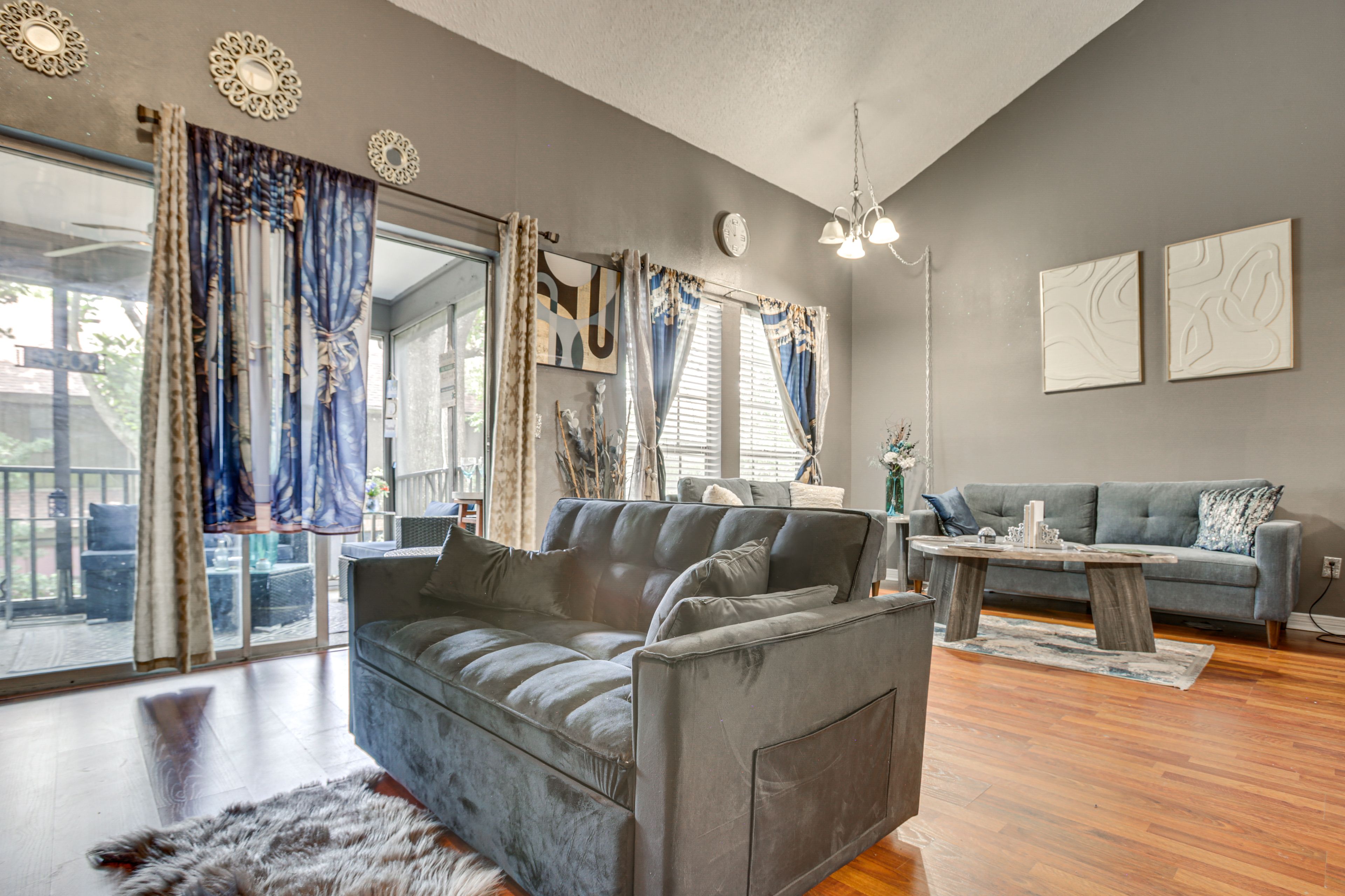 Living Room | 1st Floor | Smart TV | Fireplace