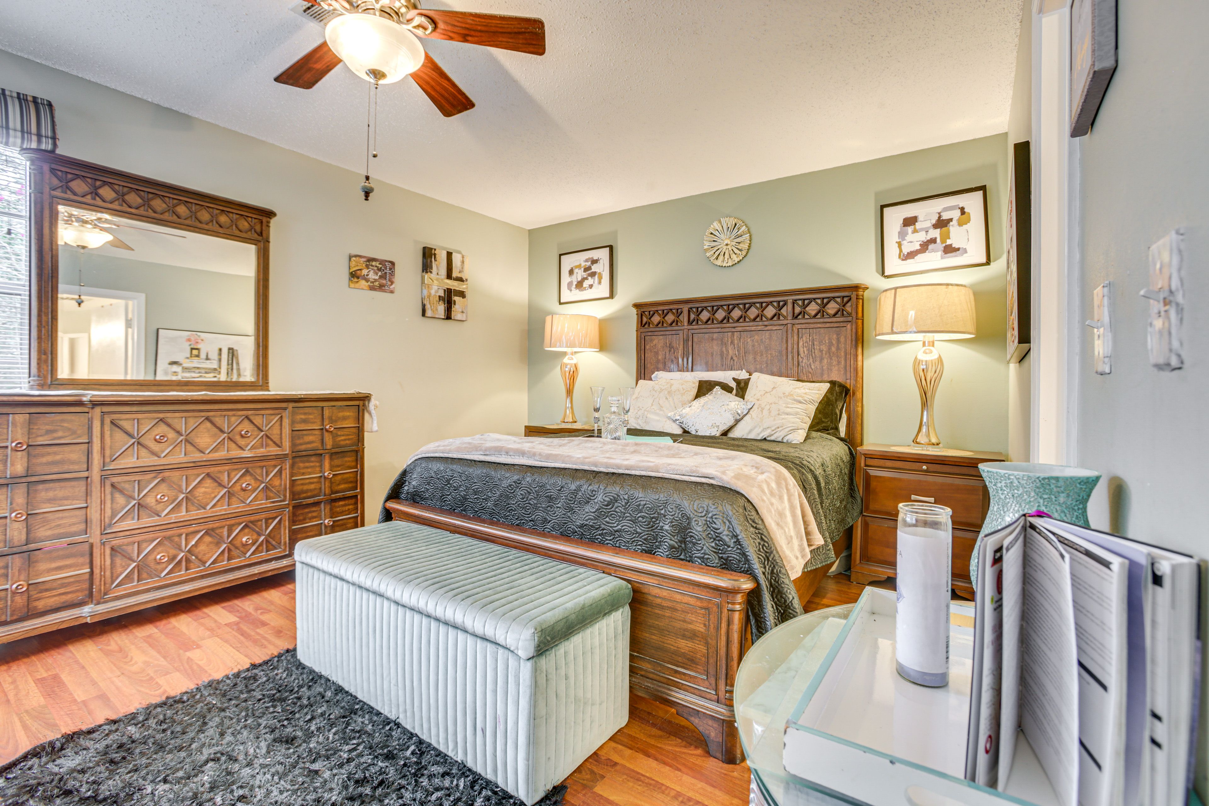 Bedroom | 1st Floor | Queen Bed | L:aptop-Friendly Workspace