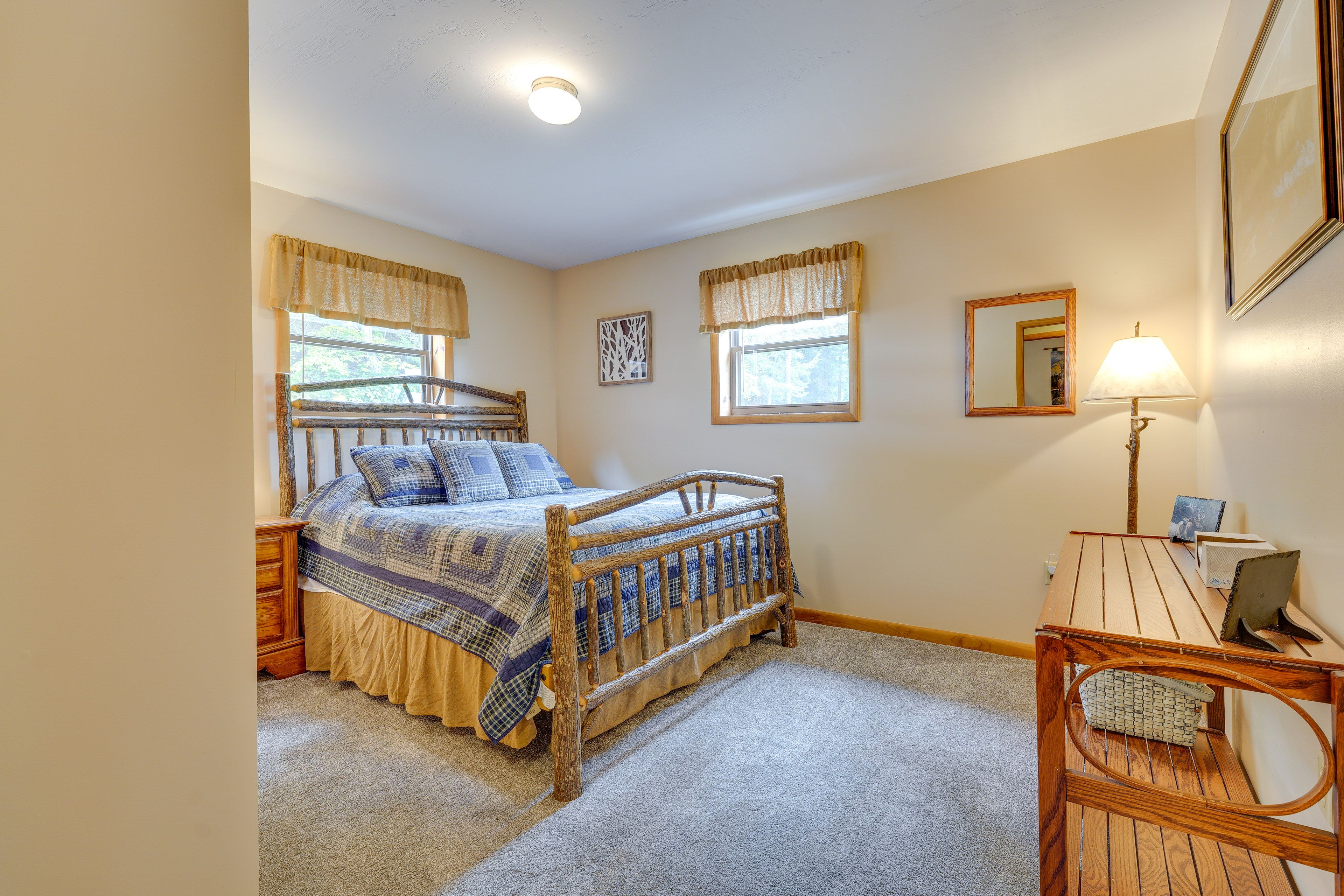 Bedroom 1 | 1st Floor | Queen Bed