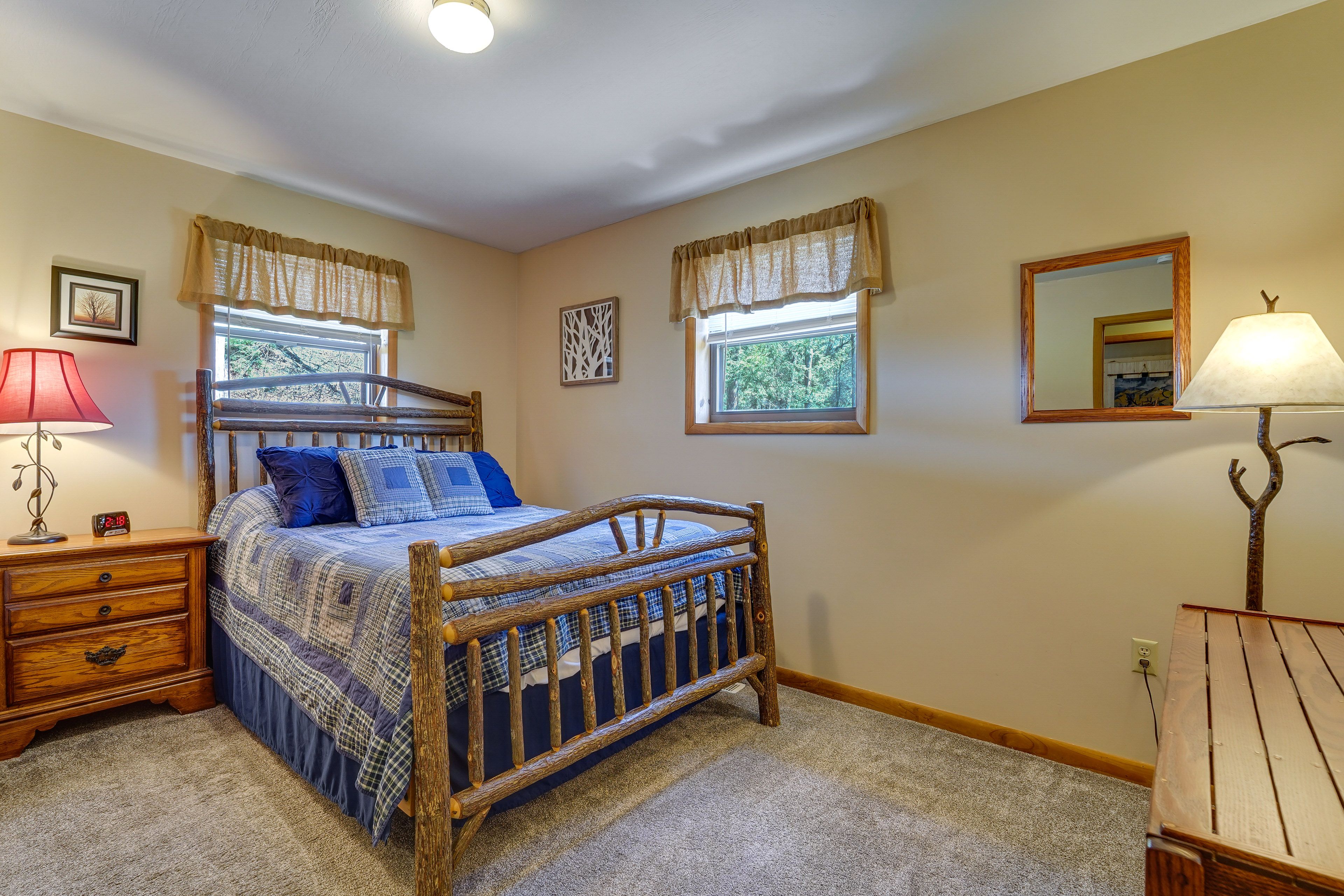 Bedroom 1 | 1st Floor | Queen Bed