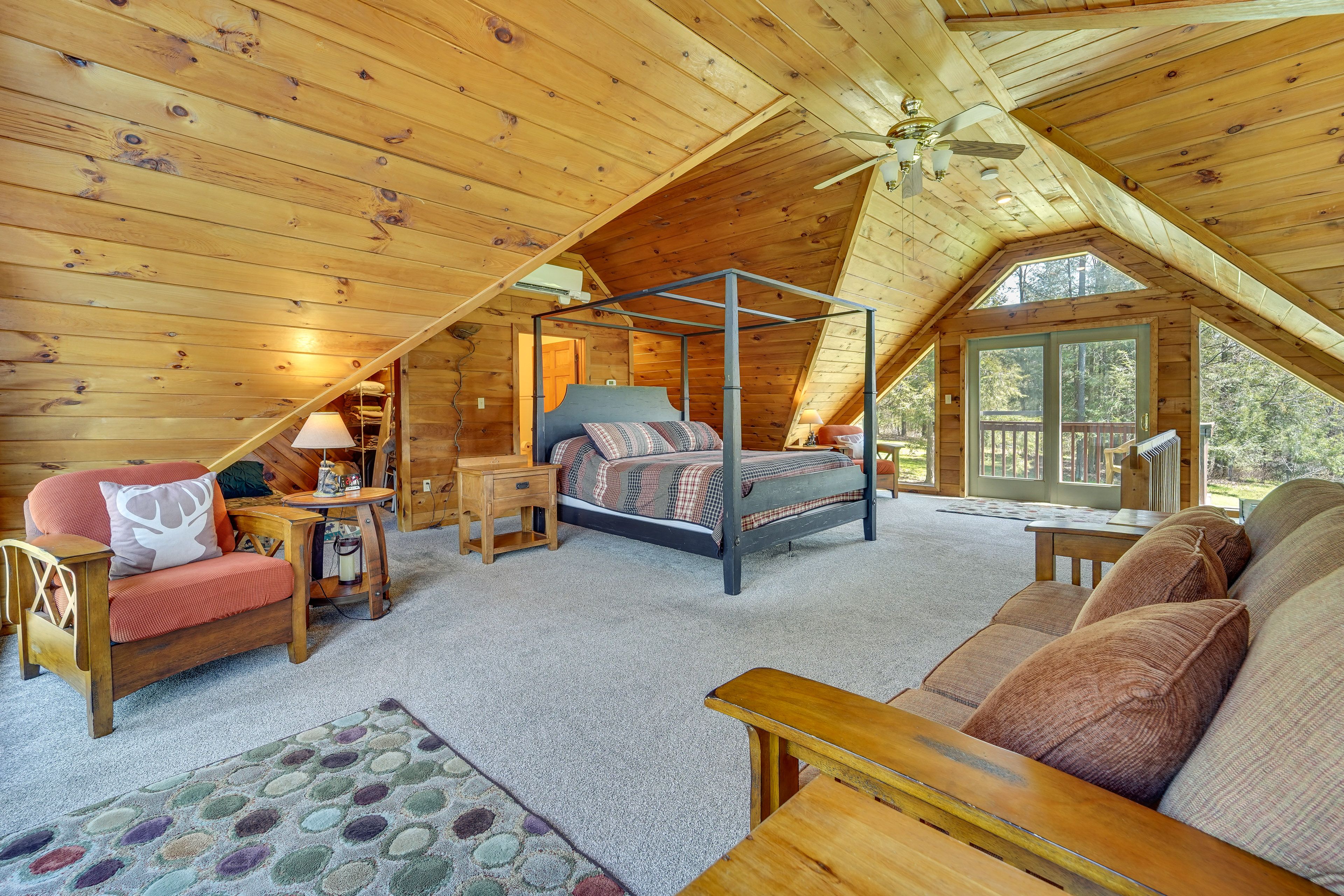 Loft | 2nd Floor | King Bed | Full Sleeper Sofa | 2 Twin Floor Mattresses