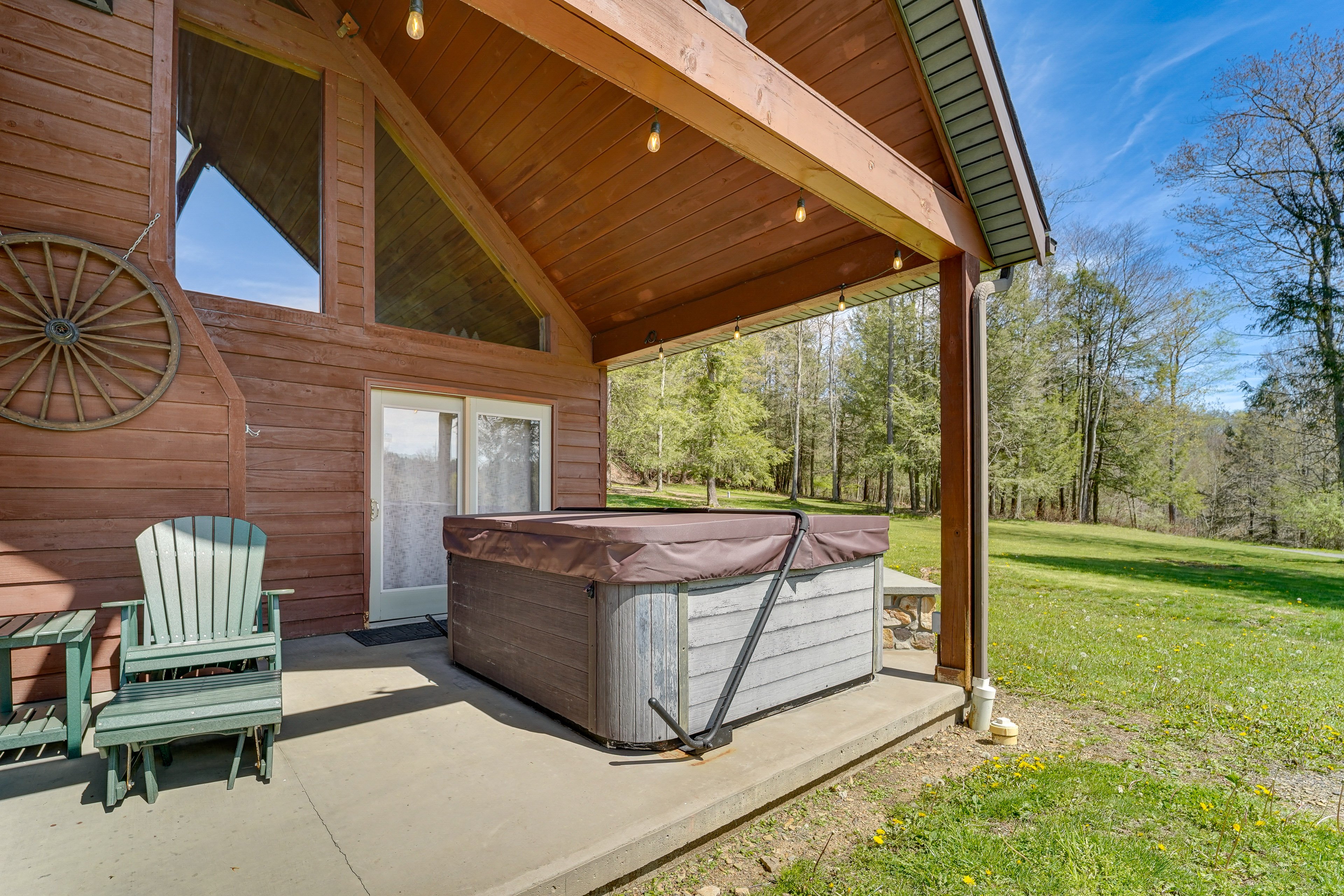 Covered Patio | Hot Tub