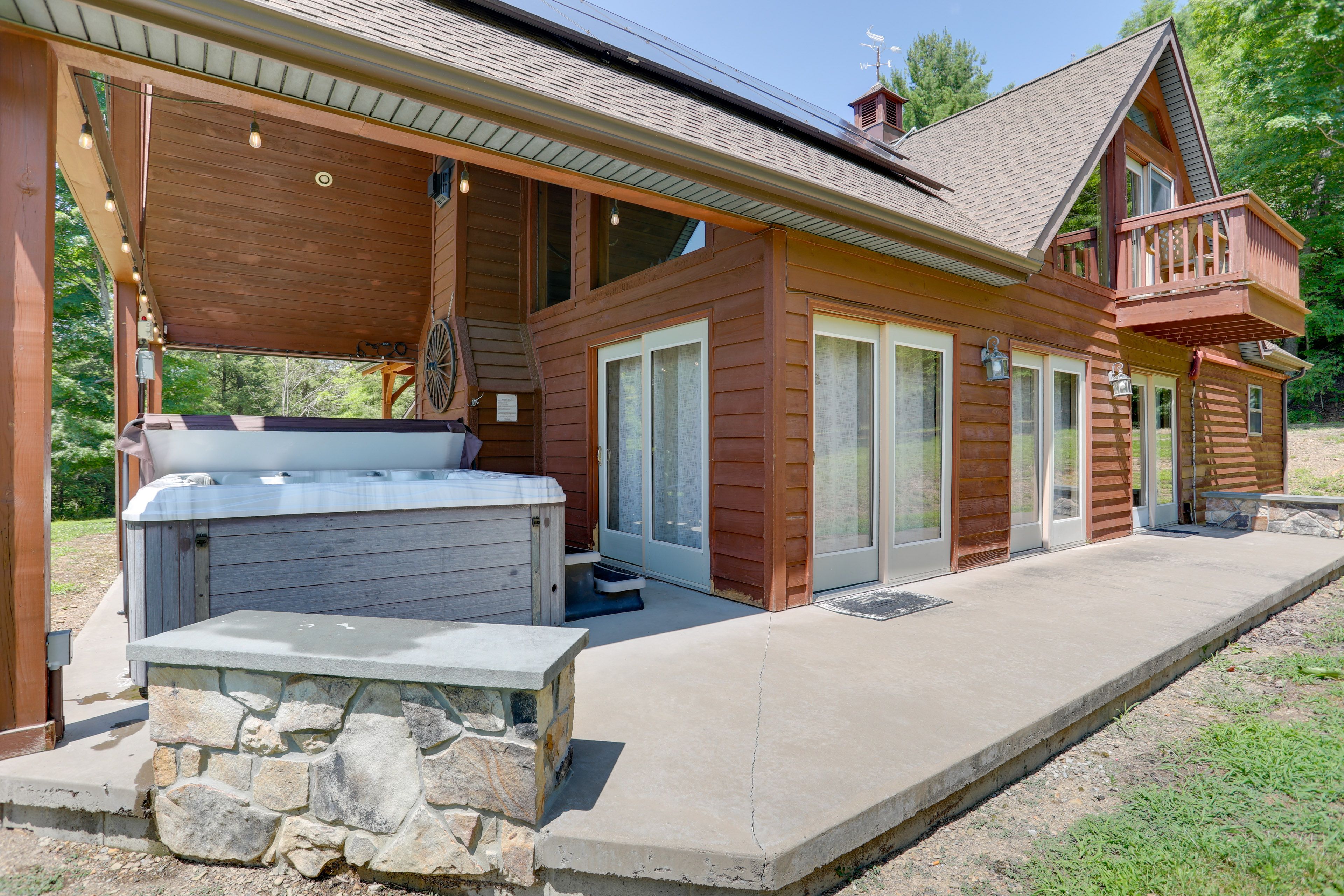 Patio | Hot Tub