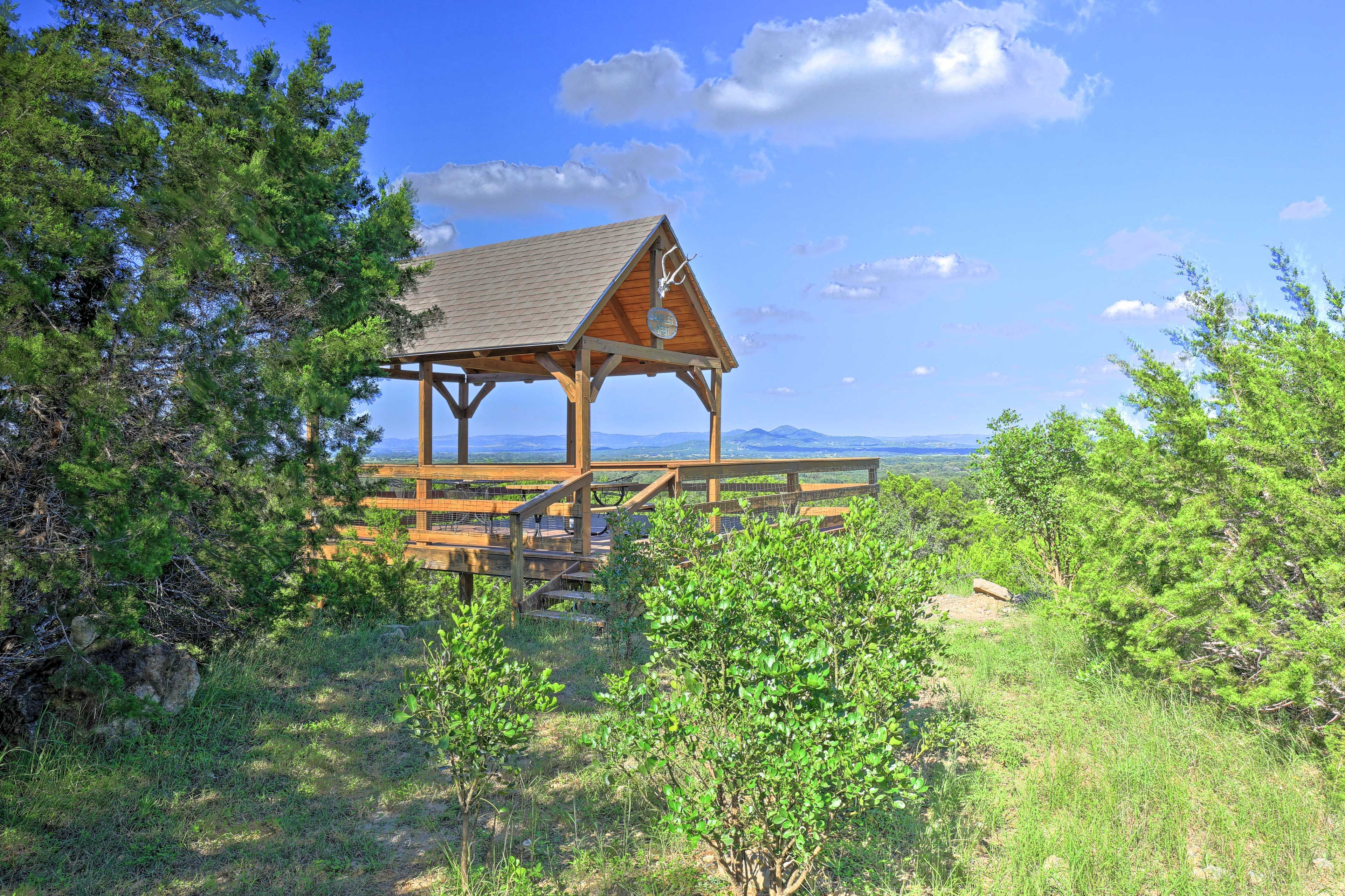 Shared Viewing Deck