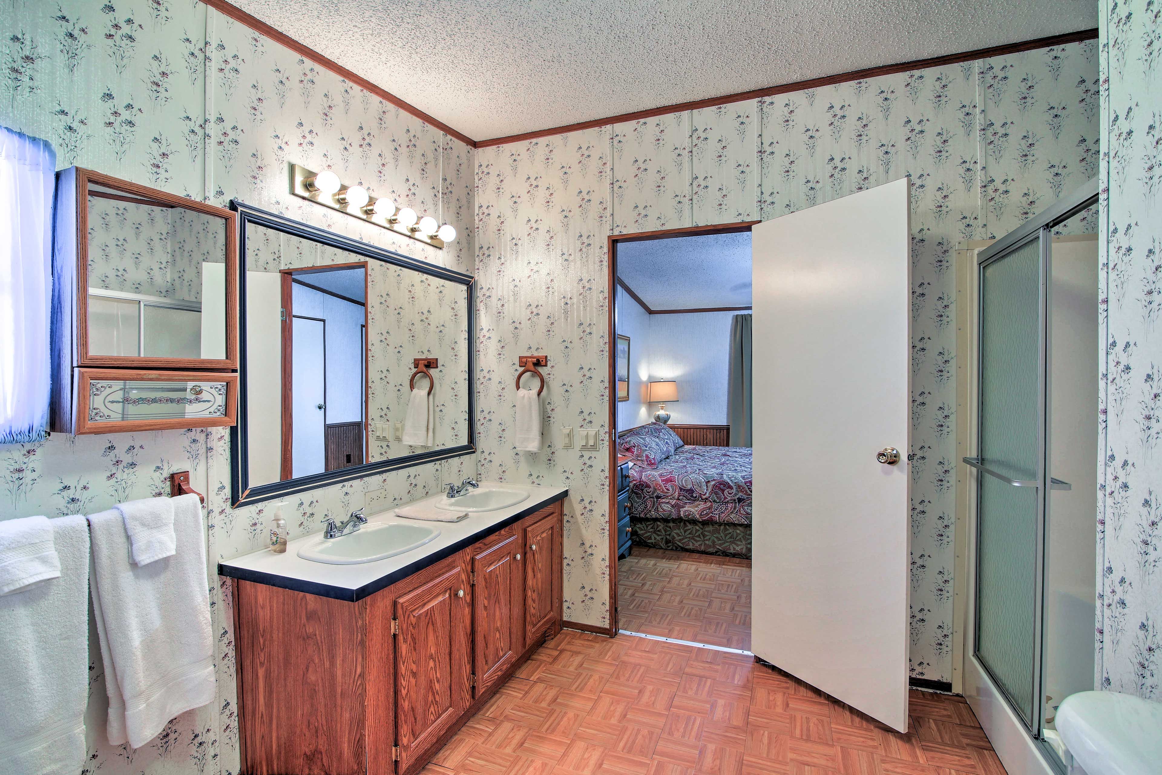 En-Suite Bathroom | Jetted Tub