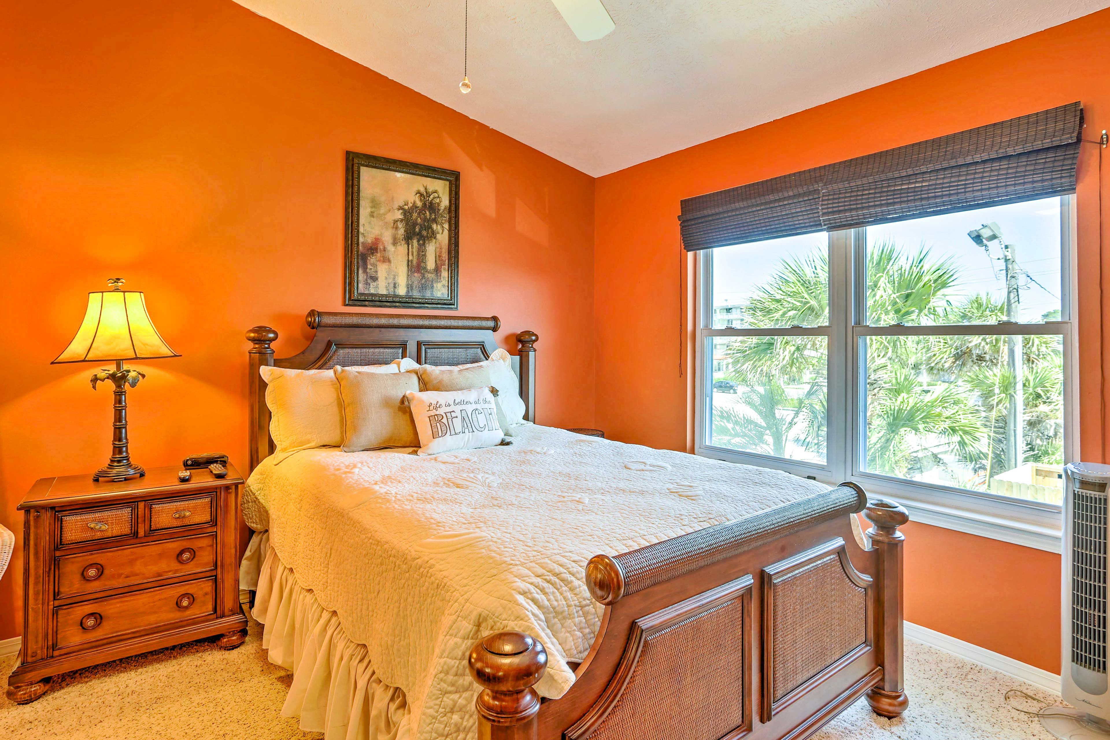 Bedroom 2 | Queen Bed