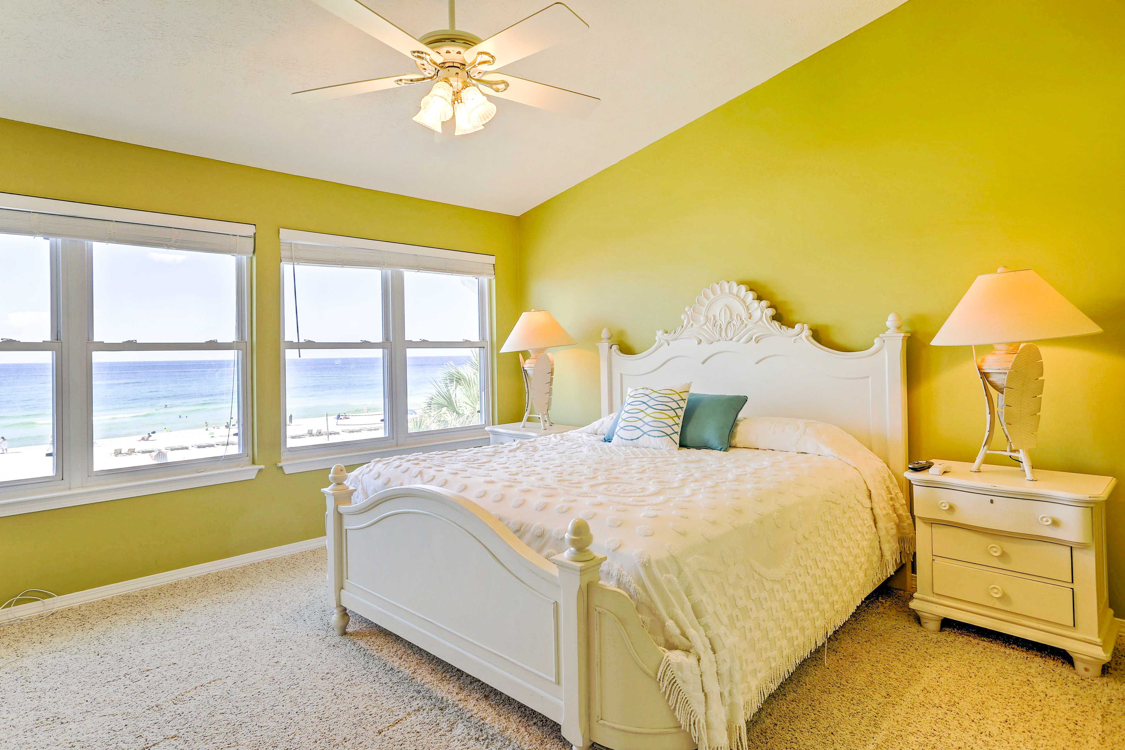 Bedroom 1 | King Bed