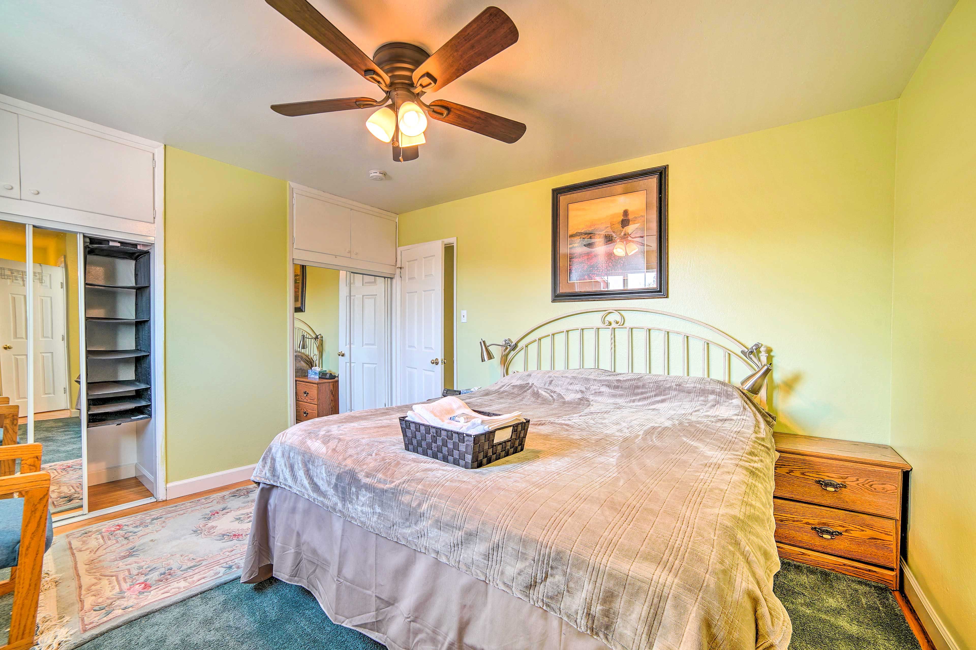 Bedroom 1 | King Bed