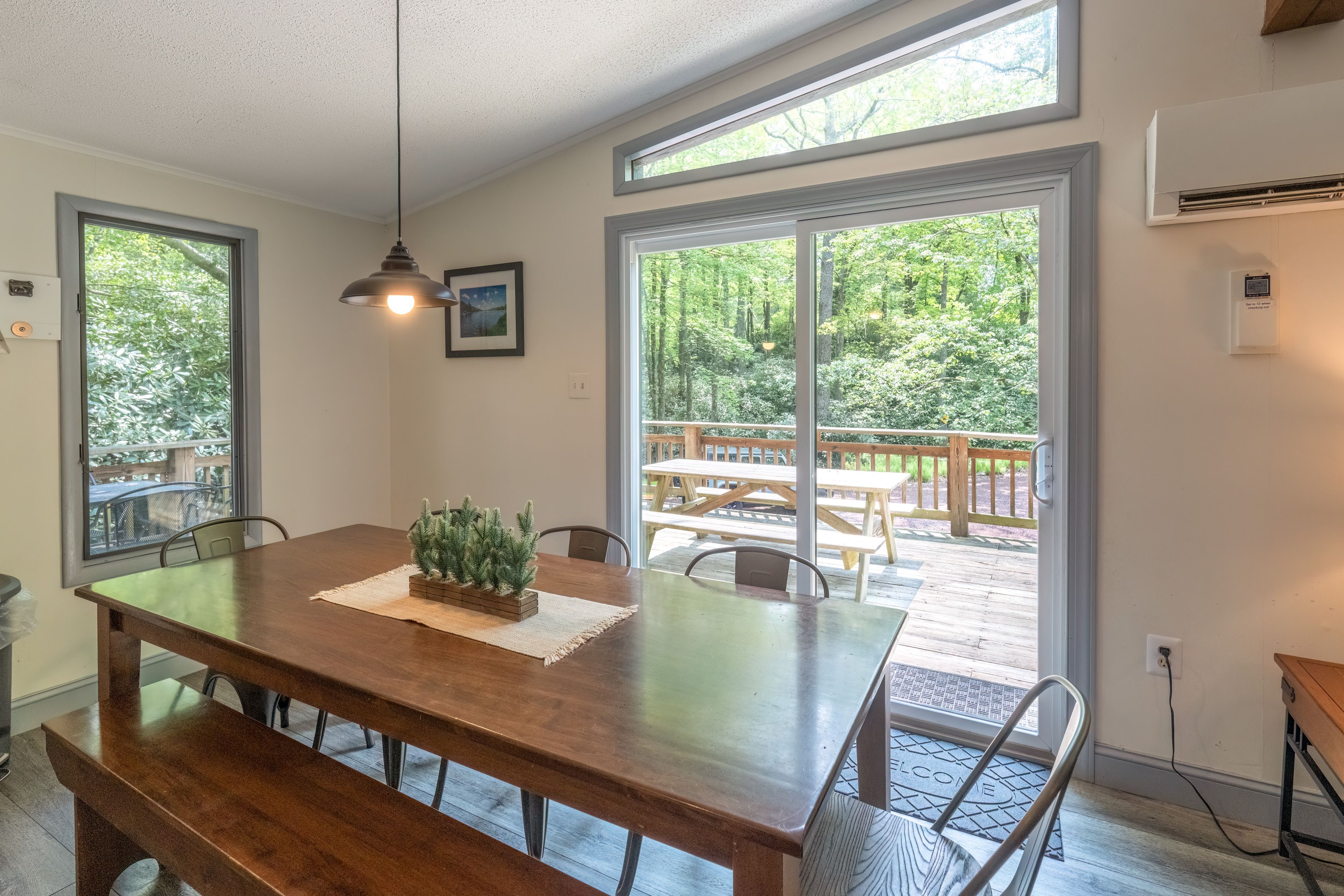 Dining Area | Dishes & Flatware Provided