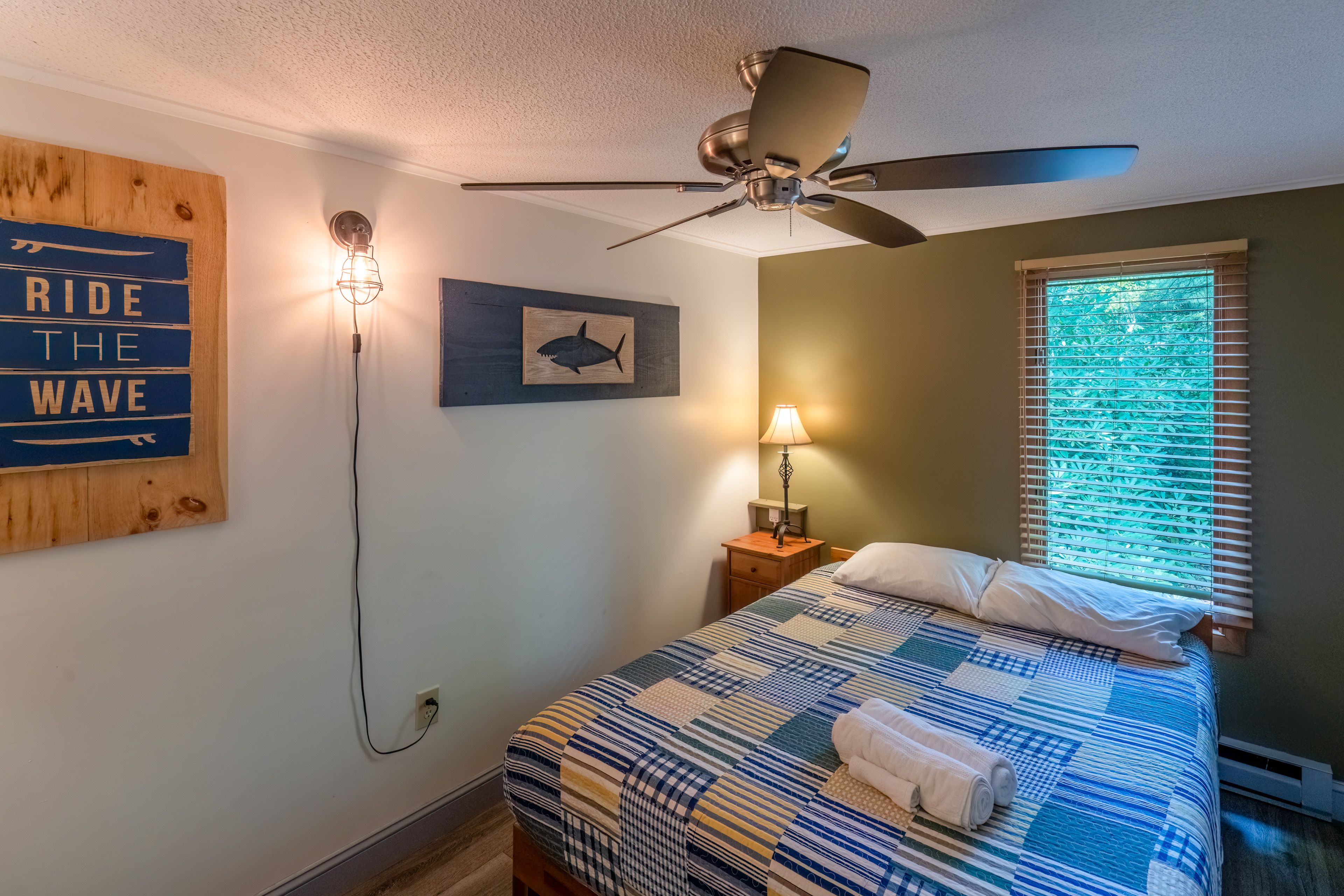 Bedroom 3 | Queen Bed