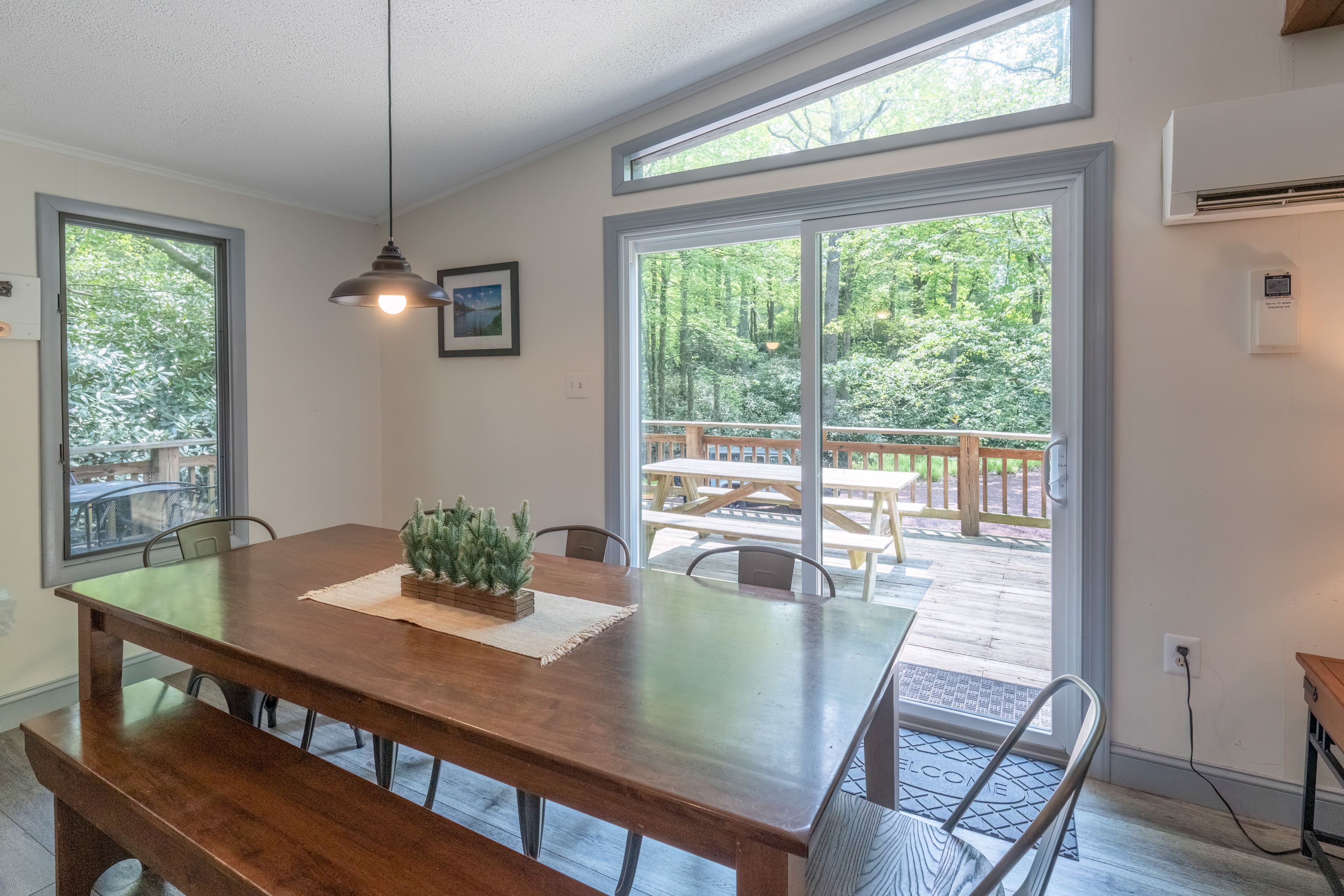 Dining Area | Dishes & Flatware Provided