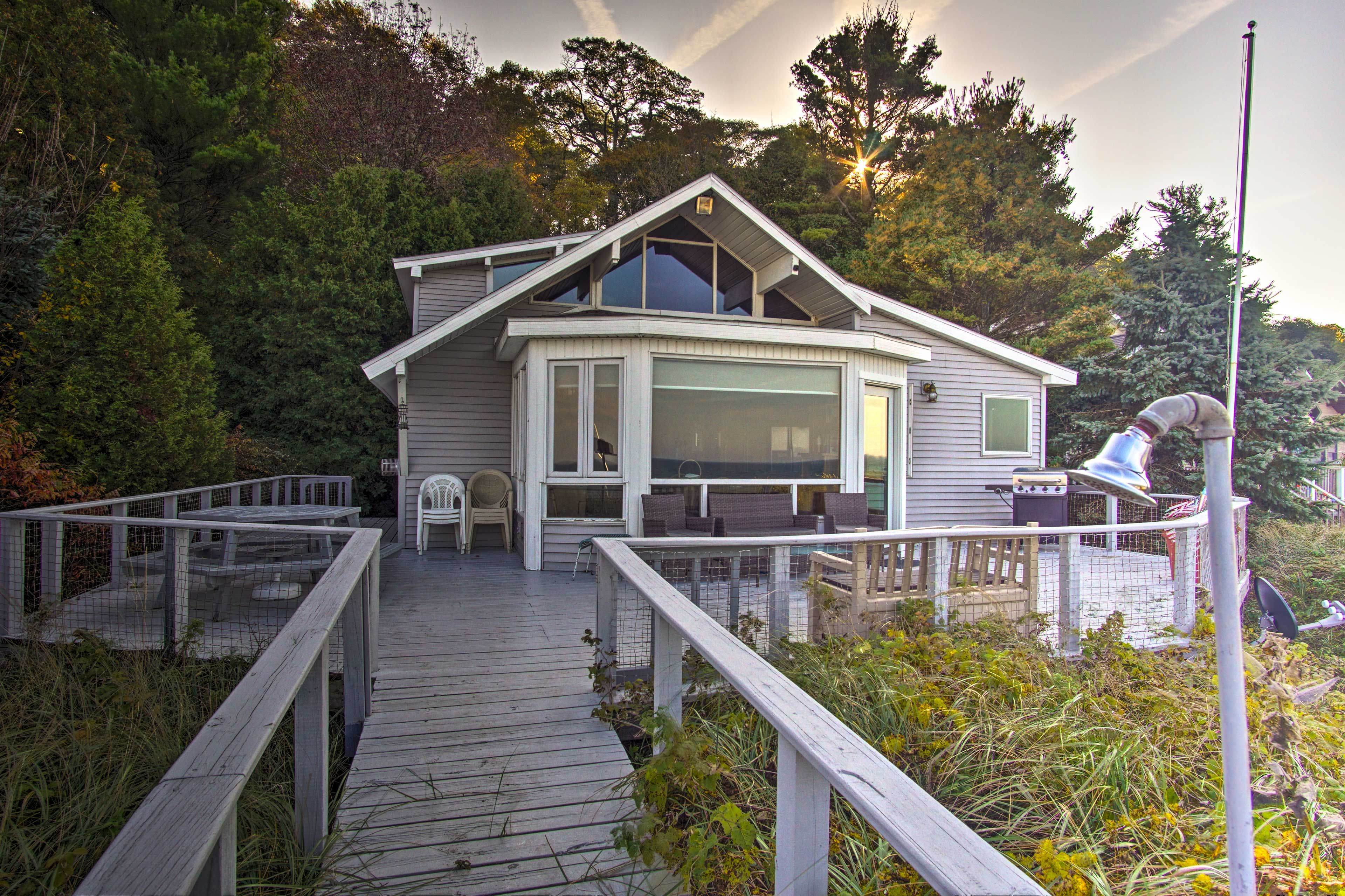 House Exterior | Private Deck w/ Gas Grill