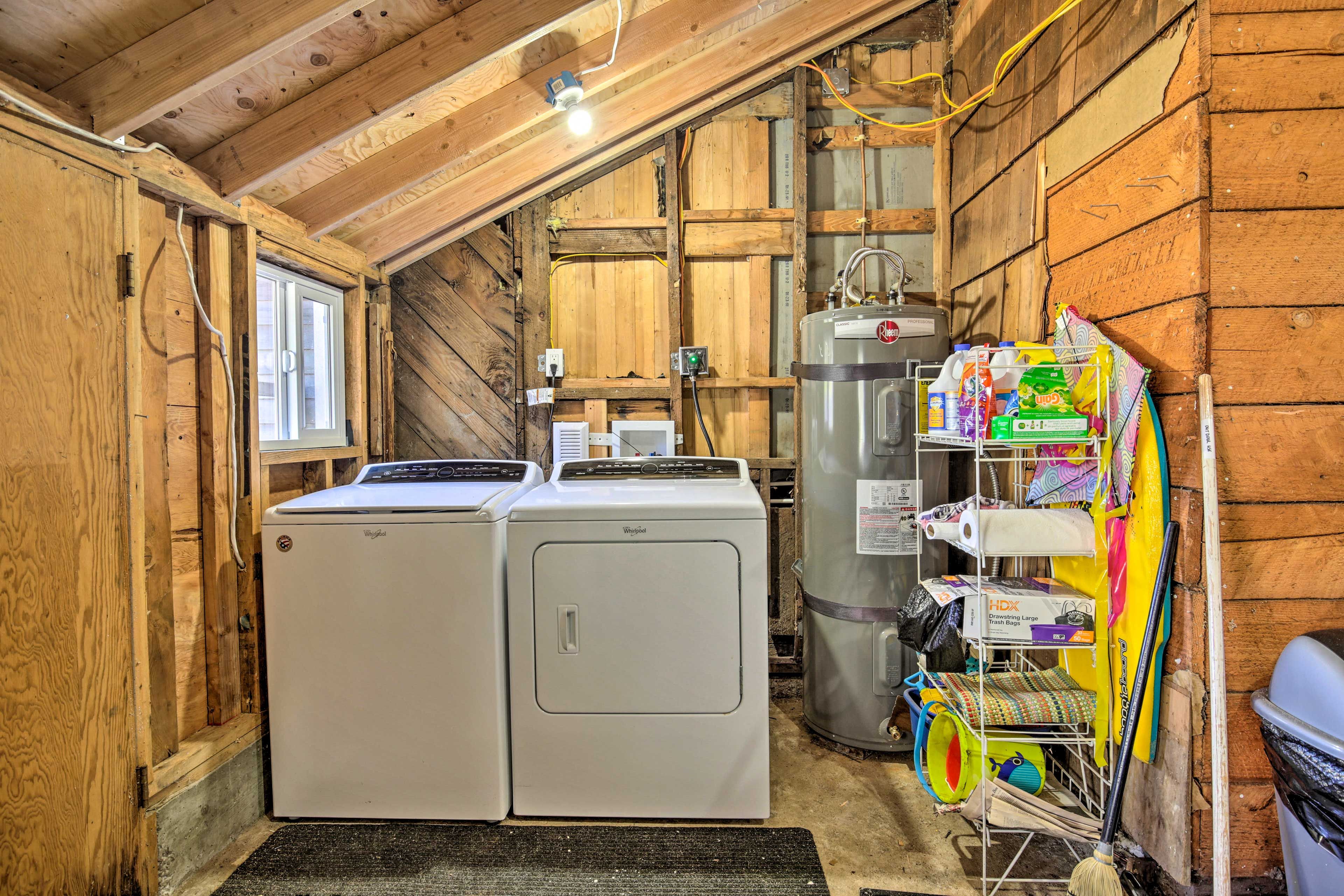 Keep your clothes clean with the in-unit laundry machines.