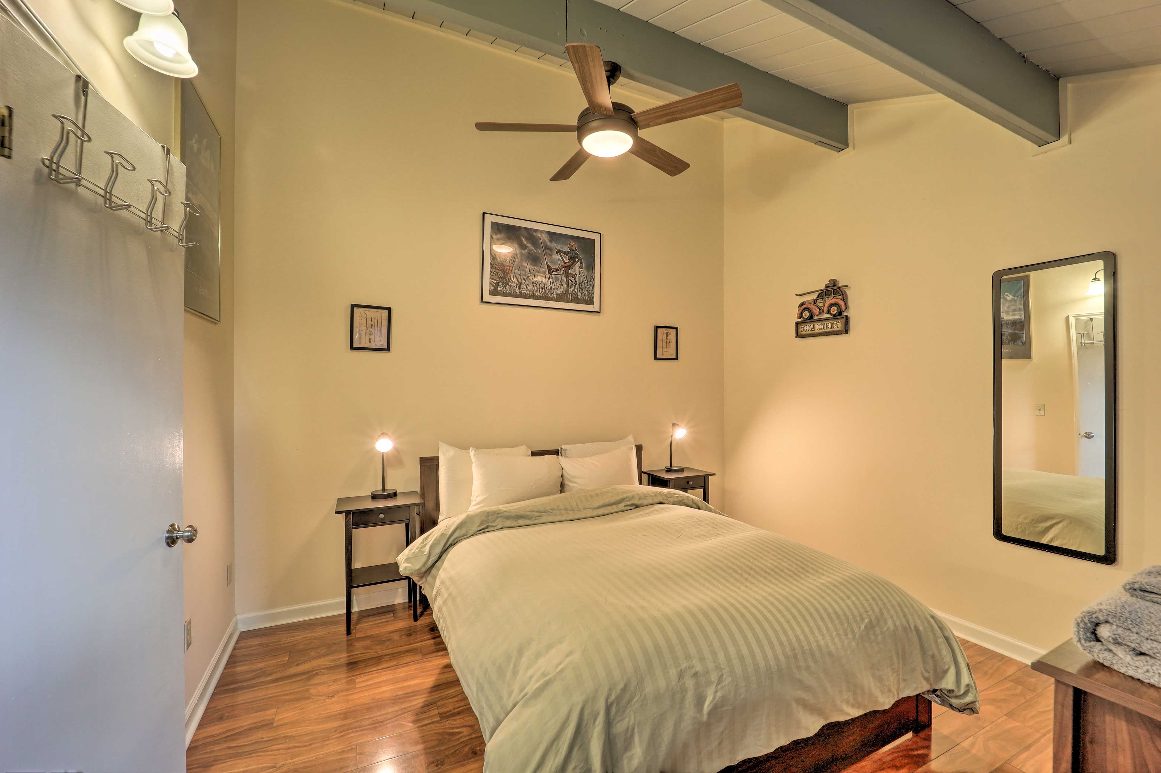 Bedroom 3 | Queen Bed | Upper Level