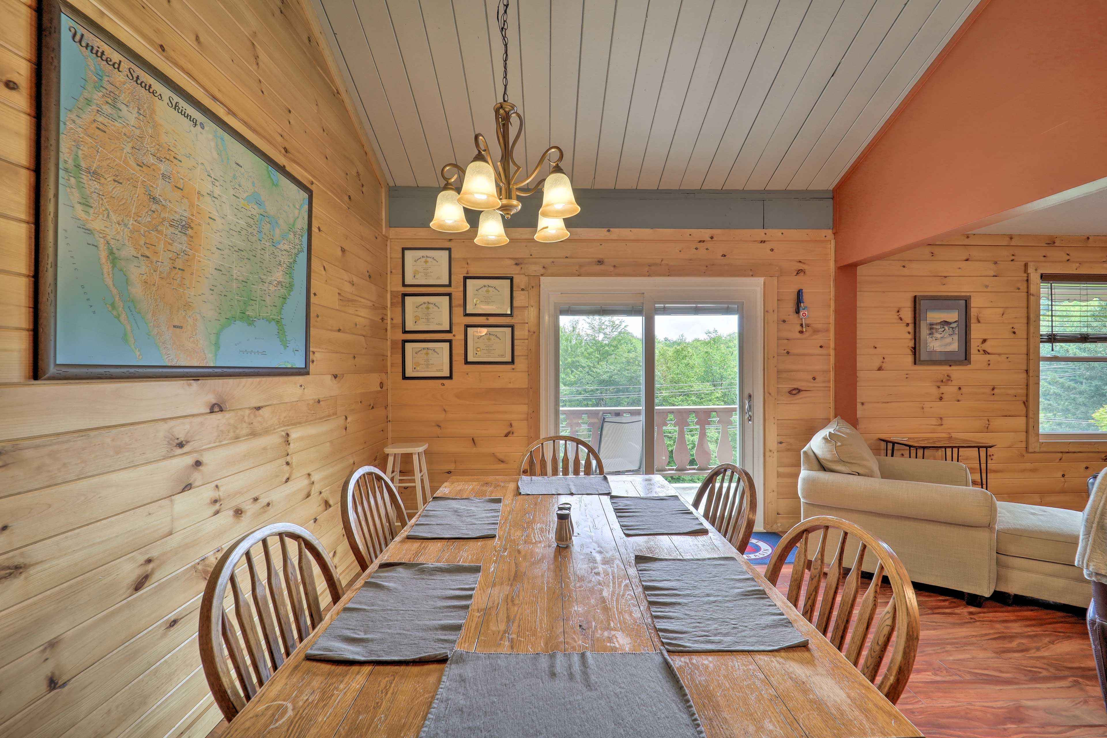 Dining Area | Main Level