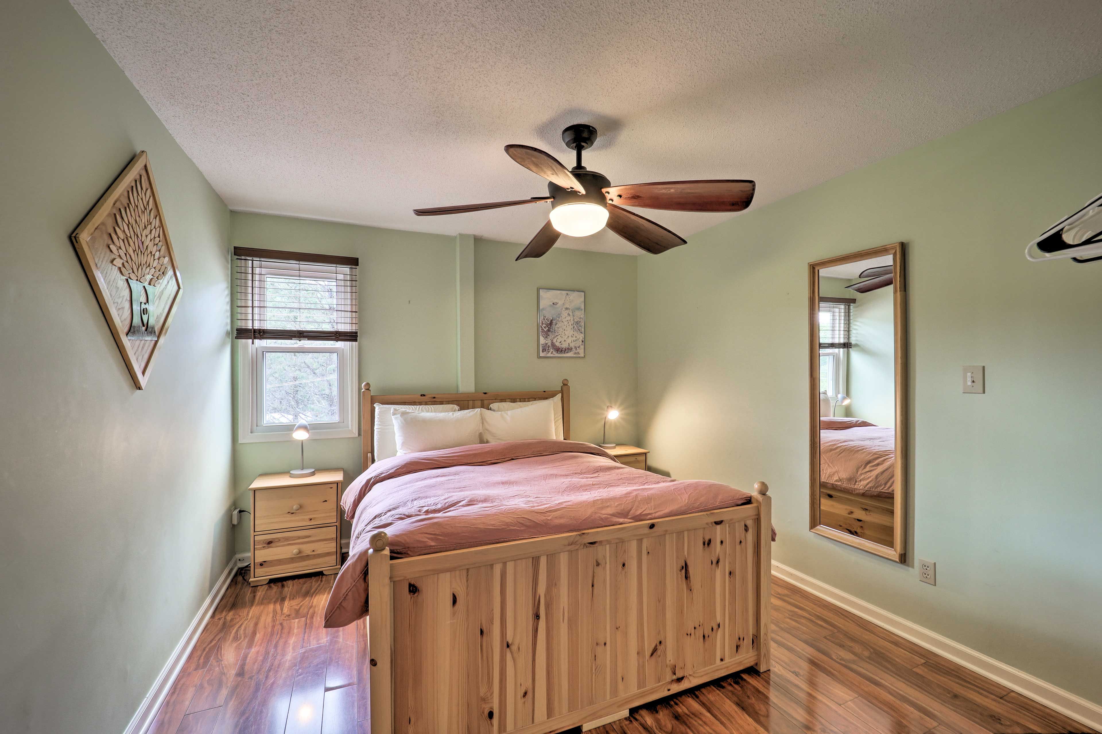 Bedroom 1 | Queen Bed | Main Level