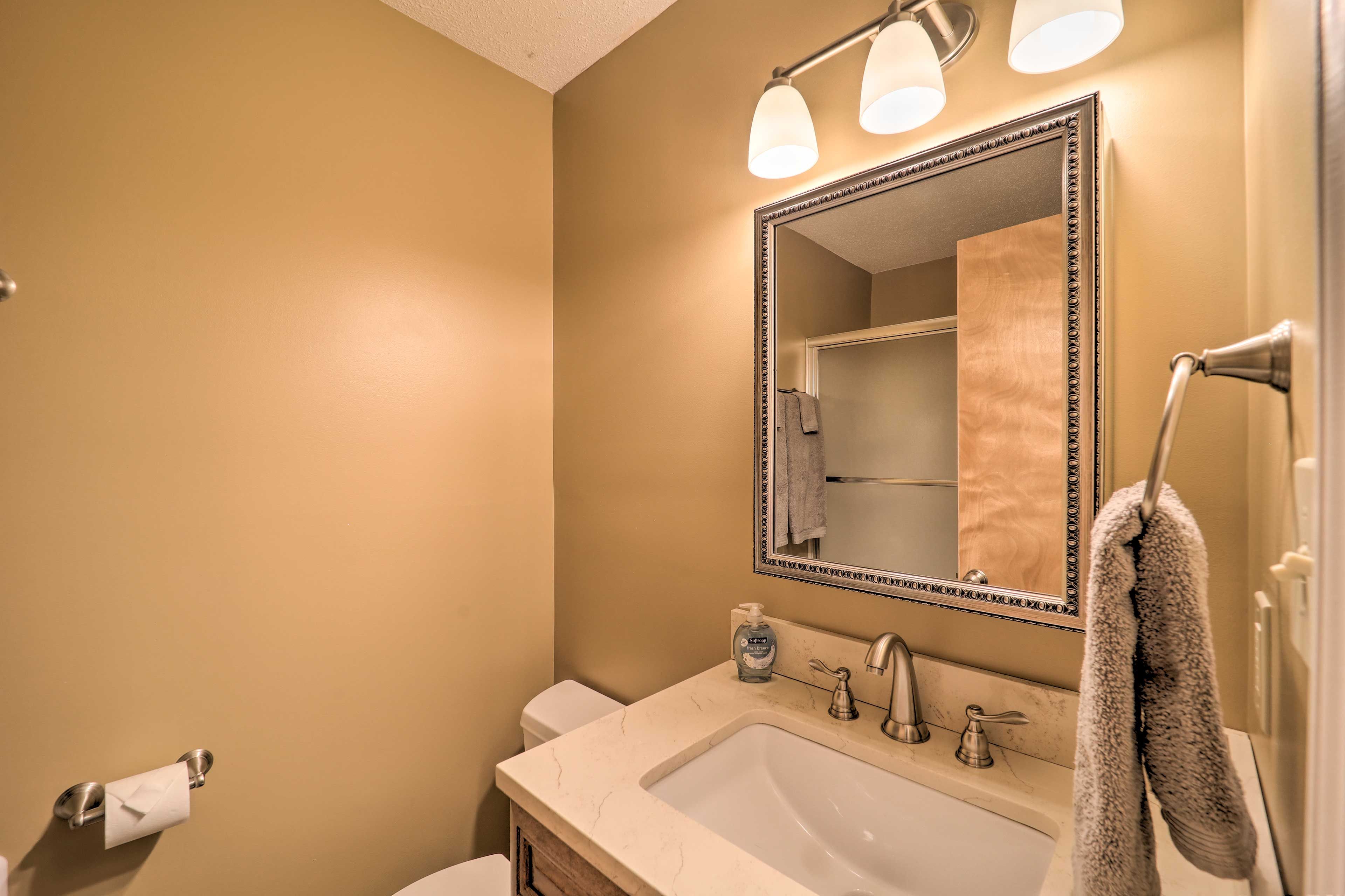 Full Bathroom | Main Level