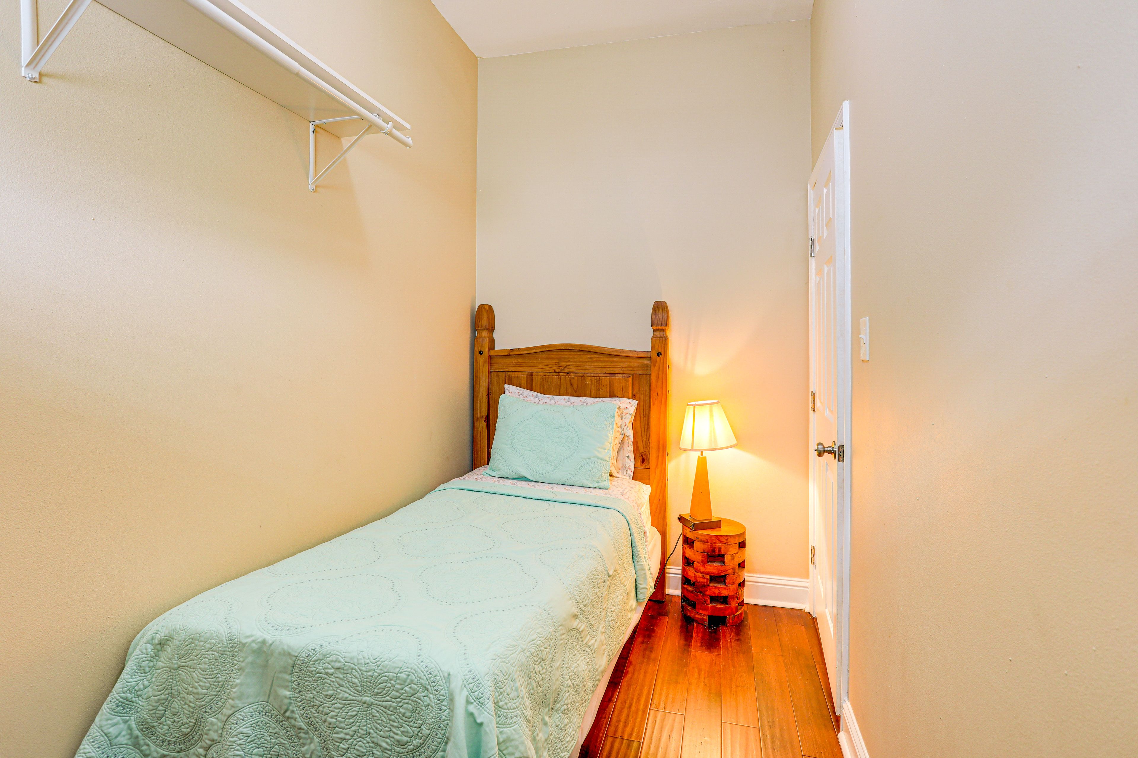 Bedroom 4 | Twin Bed | Desk Workspace