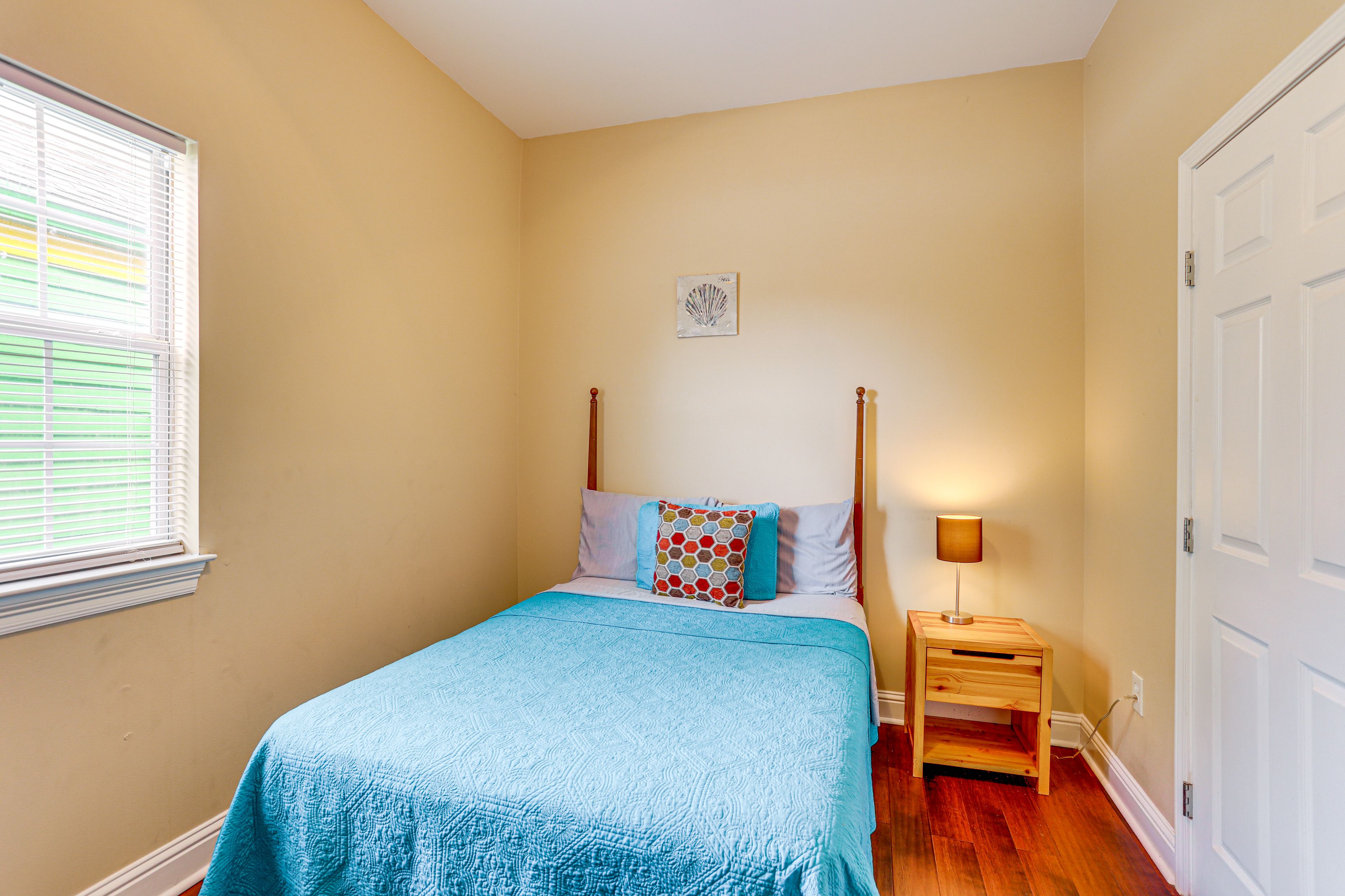 Bedroom 3 | Full Bed | Desk Workspace