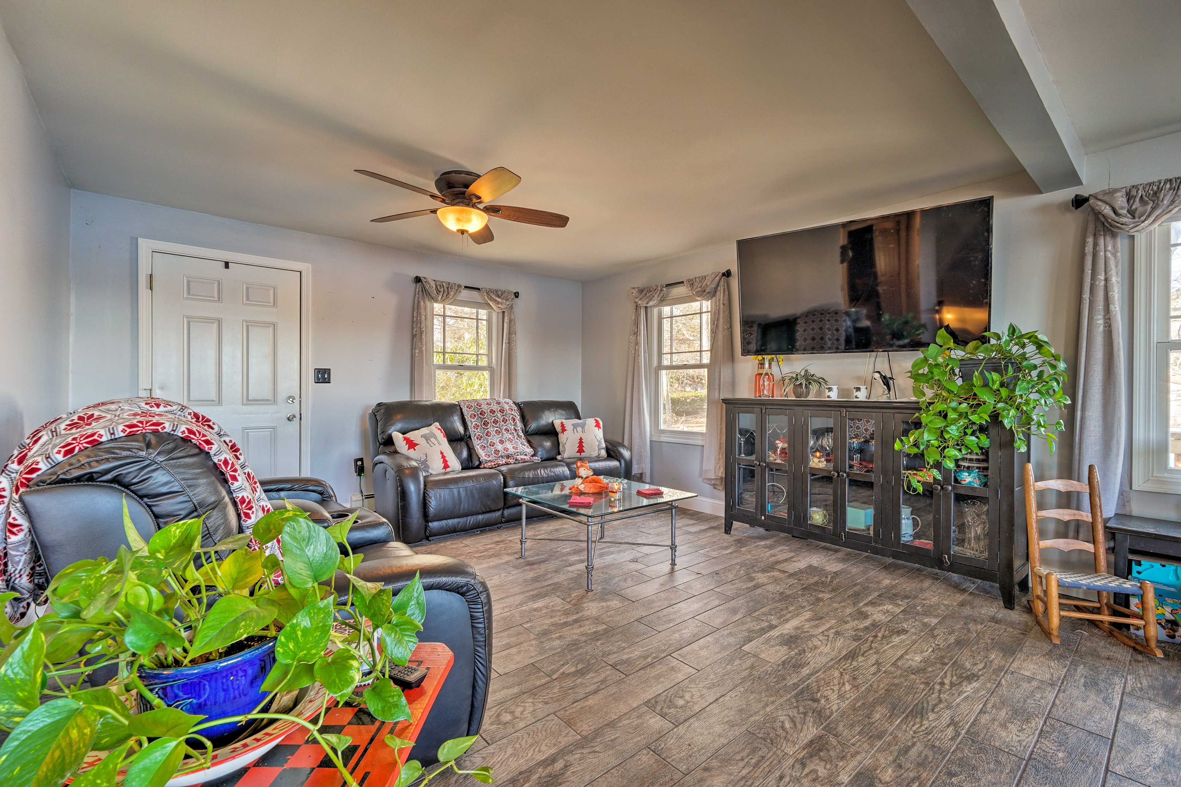 Unwind in front of the flat-screen TV in the living room.