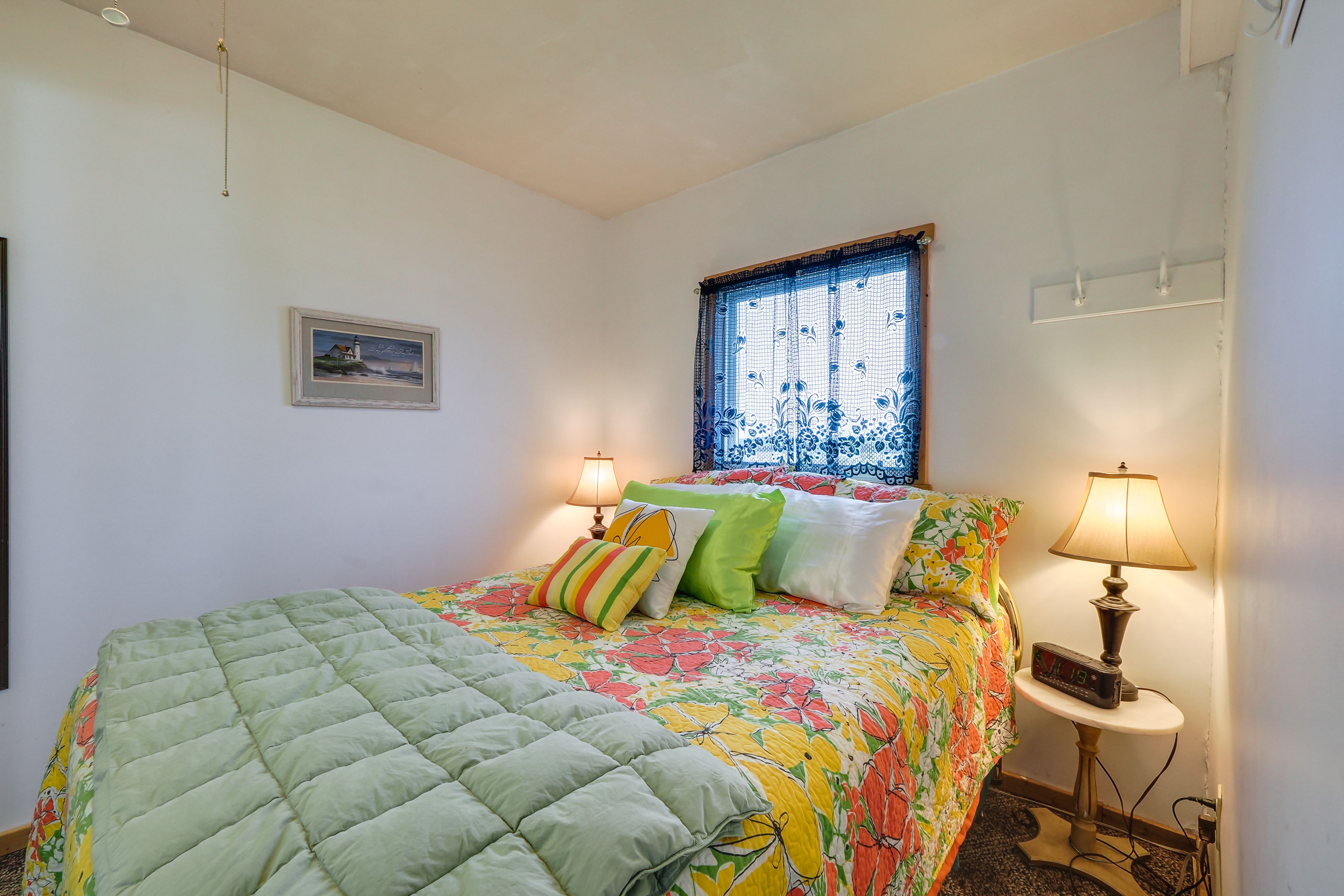 Bedroom 1 | Queen Bed