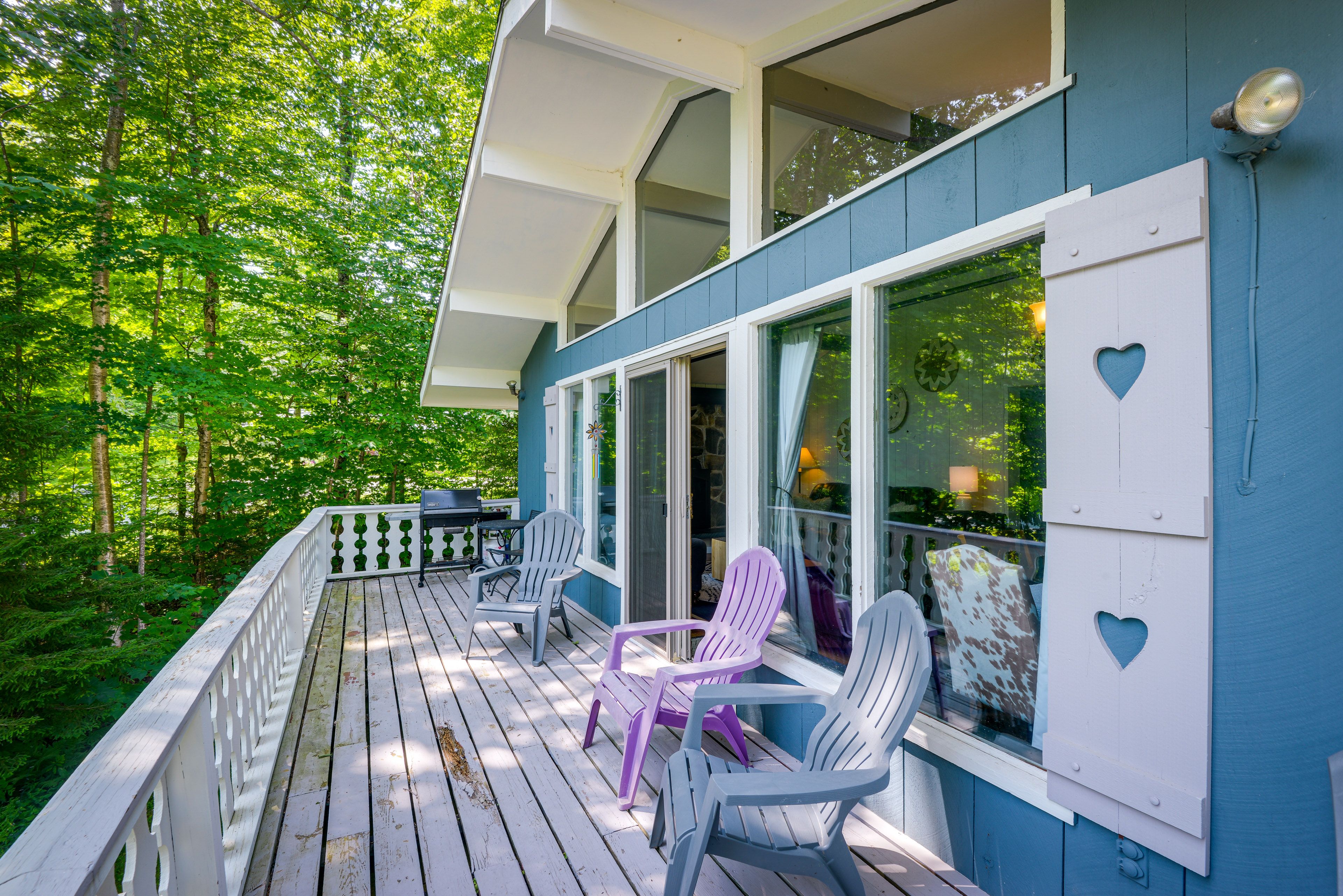 Front Deck | Lounge Seating | Gas Grill