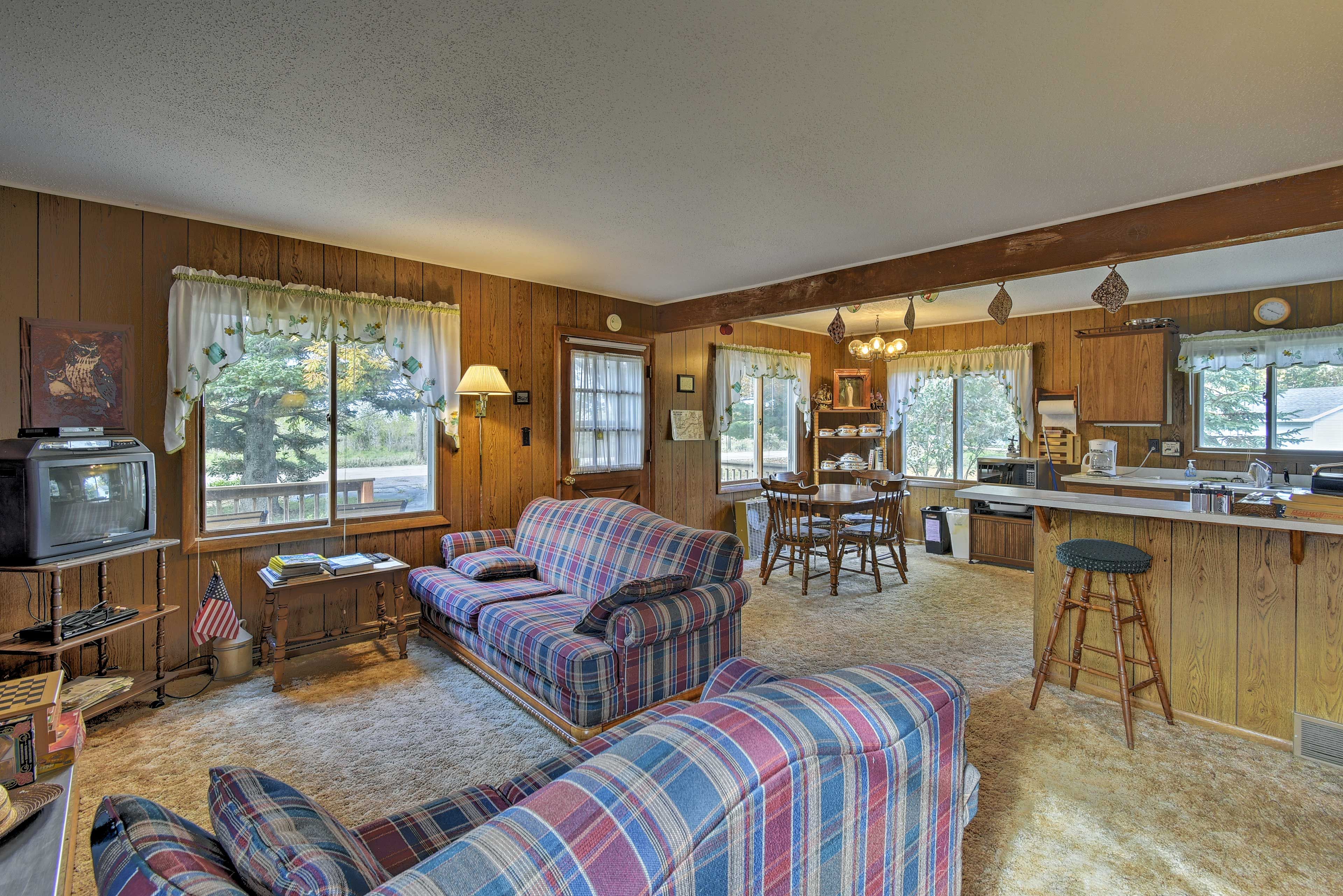 Cabin Interior | 2-Story Home