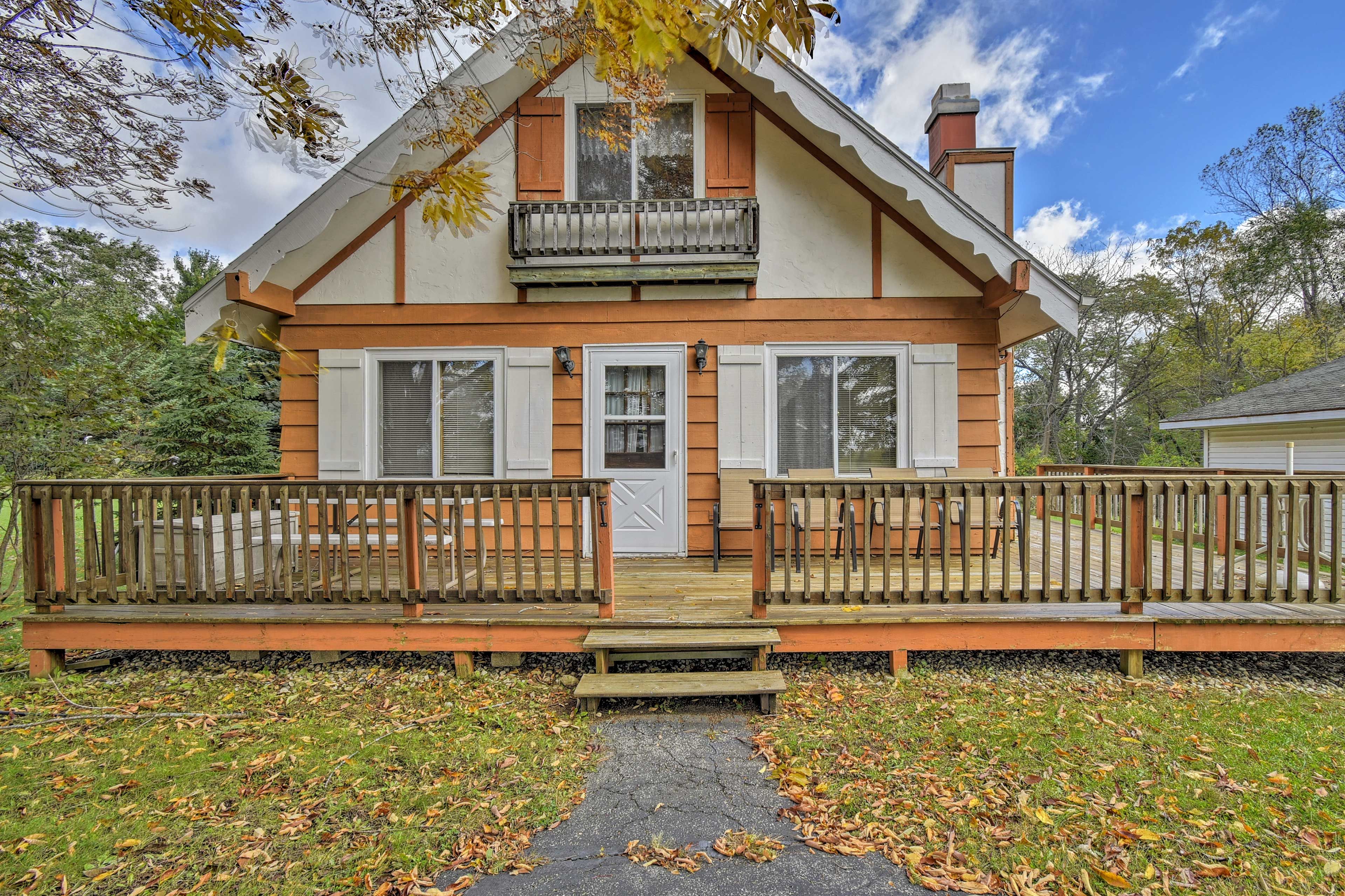 Markesan Vacation Rental | 4BR | 1.5BA | 1,600 Sq Ft | Stairs Required