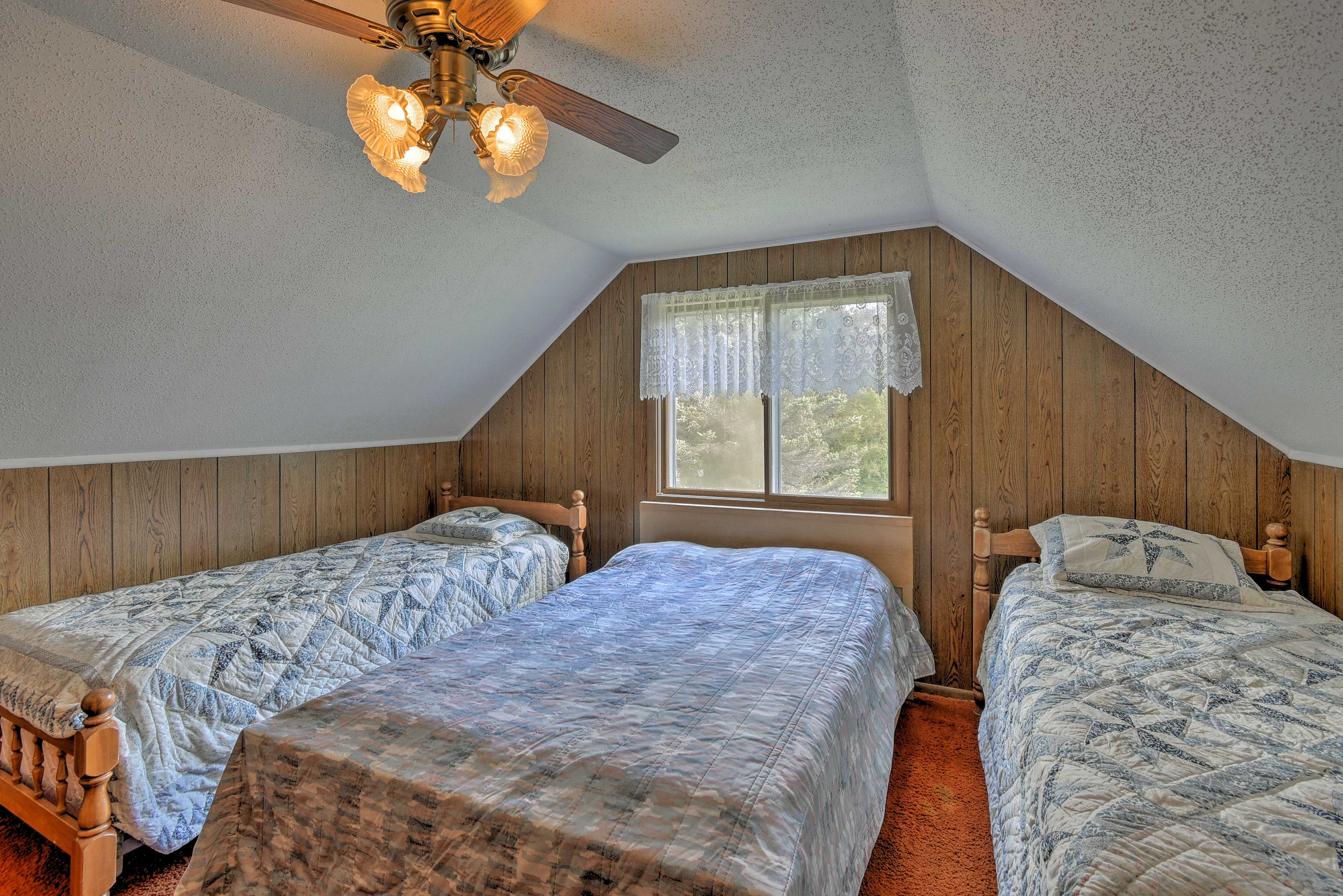 Bedroom 3 | 2 Twin Beds | Full Bed