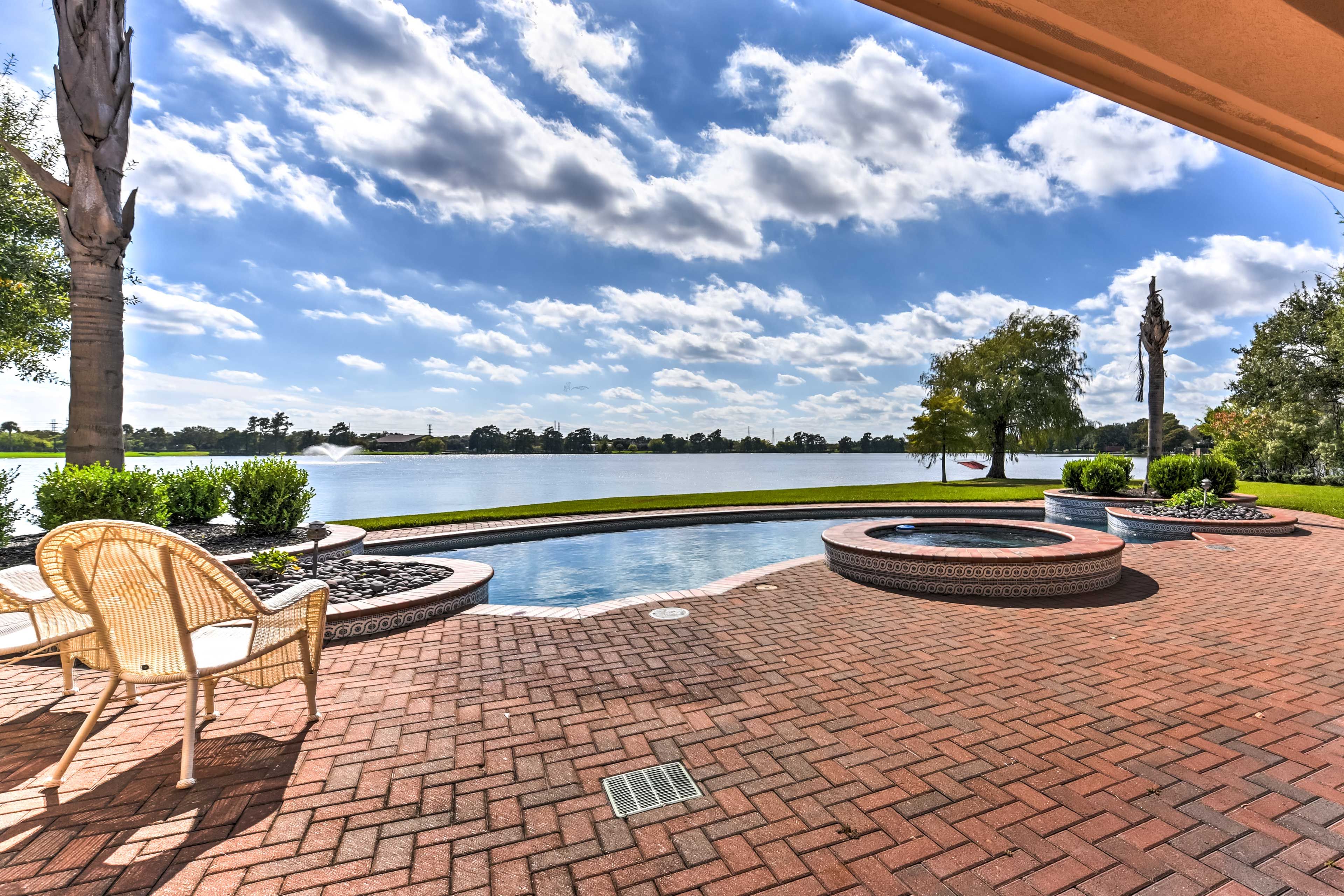 Houston Vacation Rental | 5BR | 5.5BA | 4,832 Sq Ft | Step Free Entry