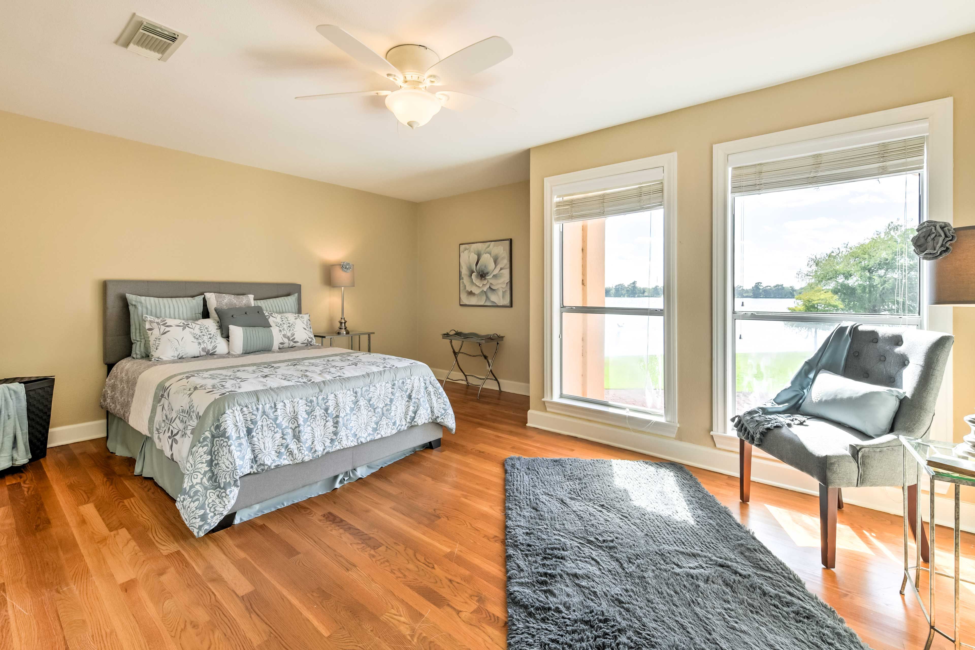 Bedroom 2 | Queen Bed