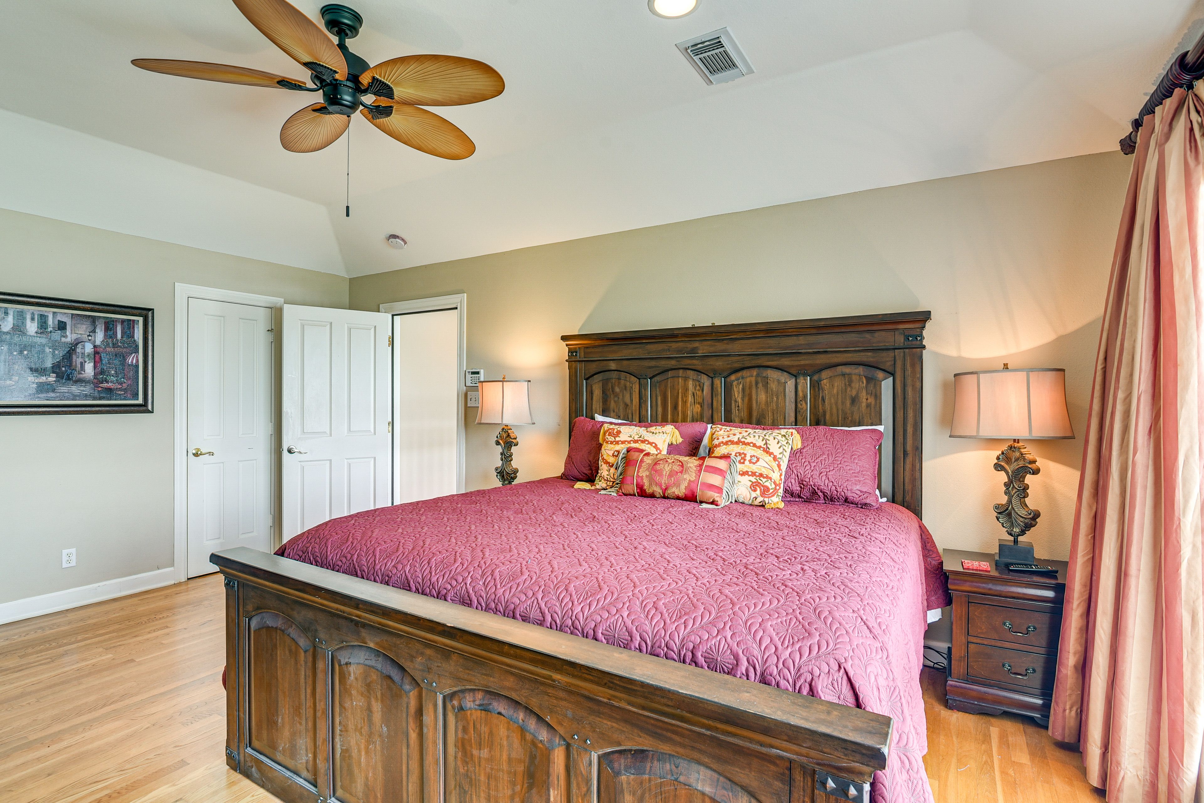 Bedroom 1 | King Bed