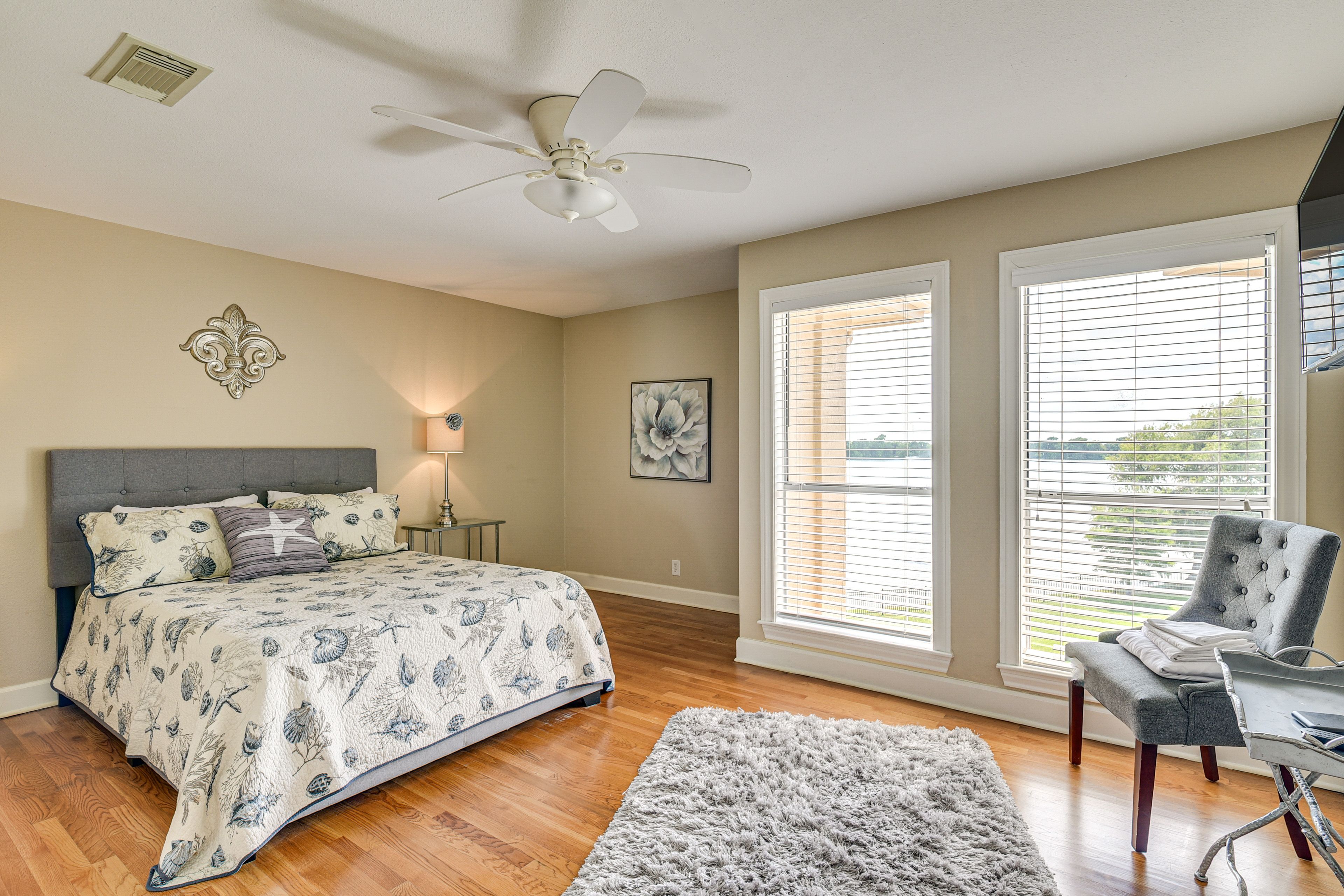 Bedroom 2 | Queen Bed