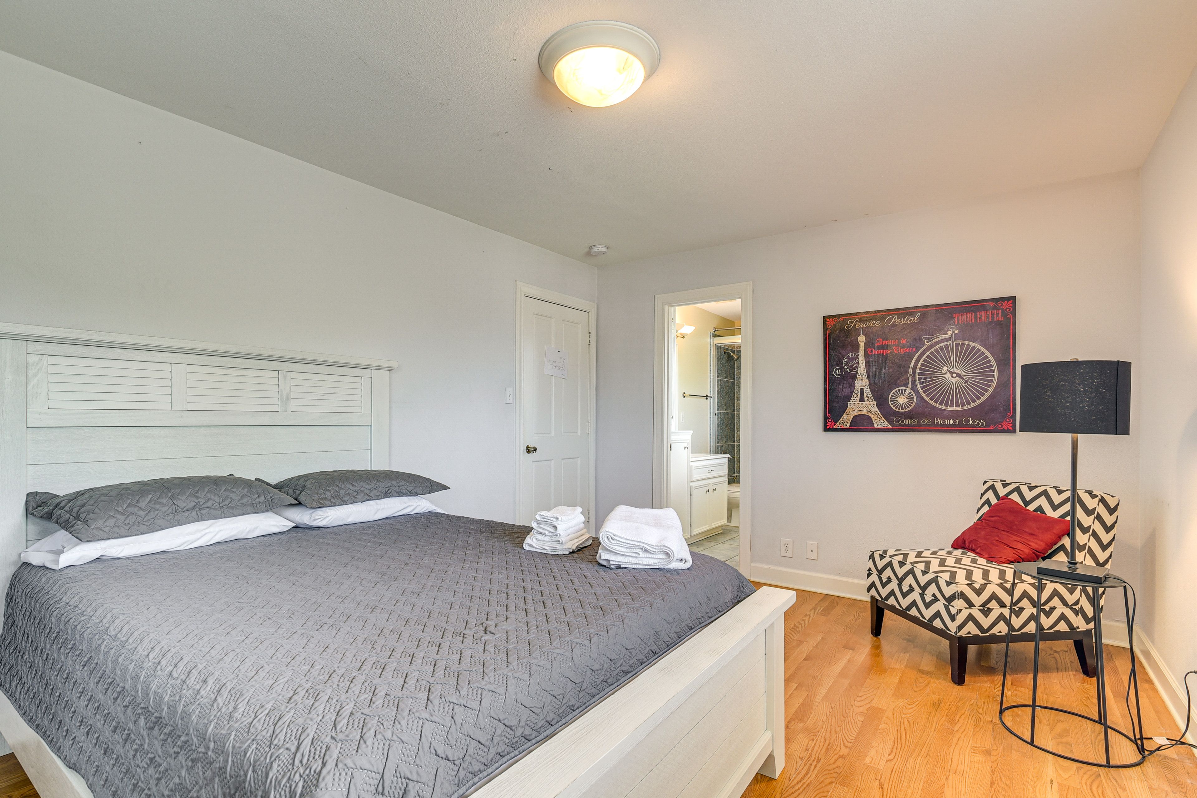 Bedroom 4 | Queen Bed