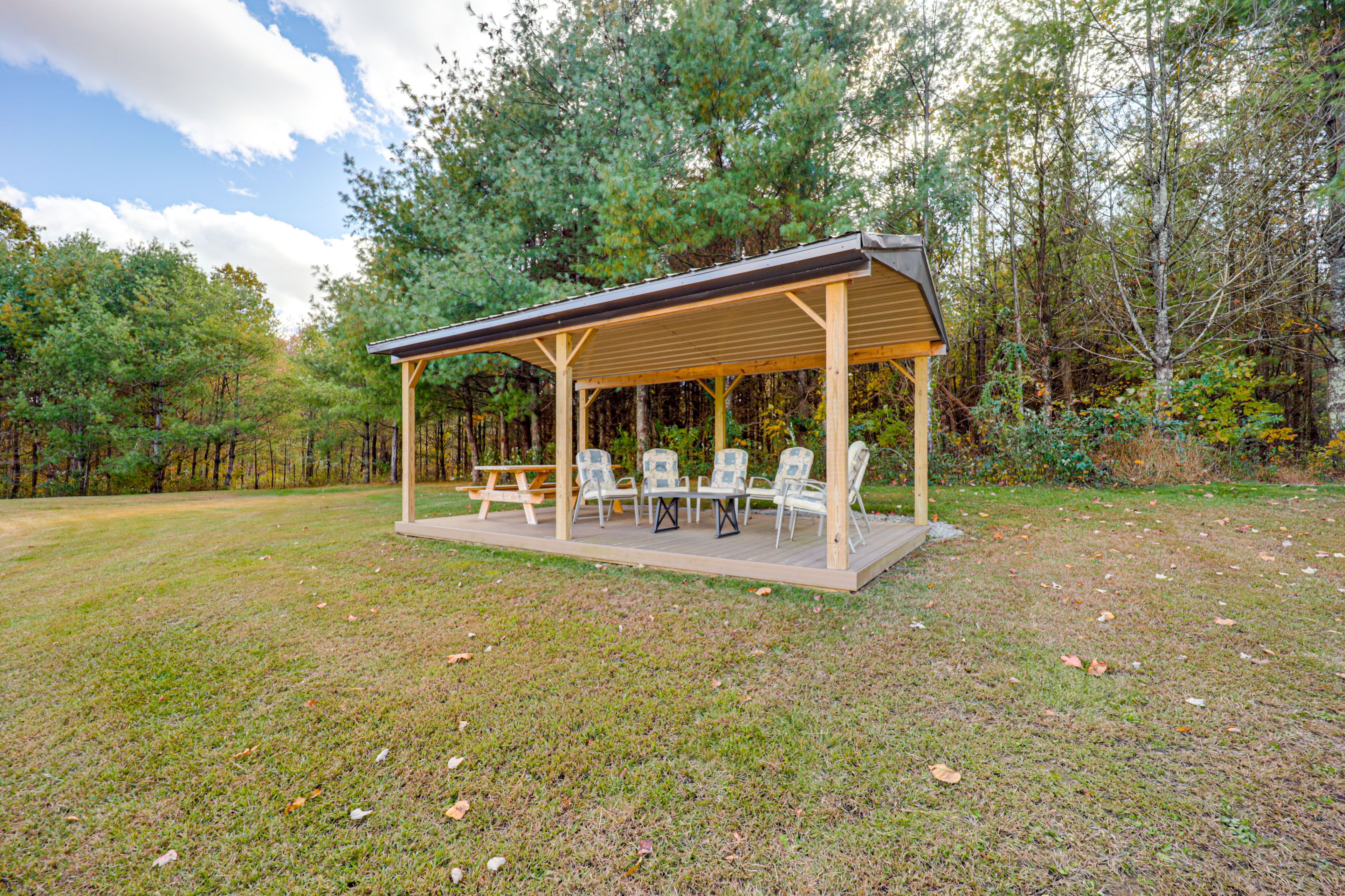 Shelter House | Seating | Outdoor Dining Area