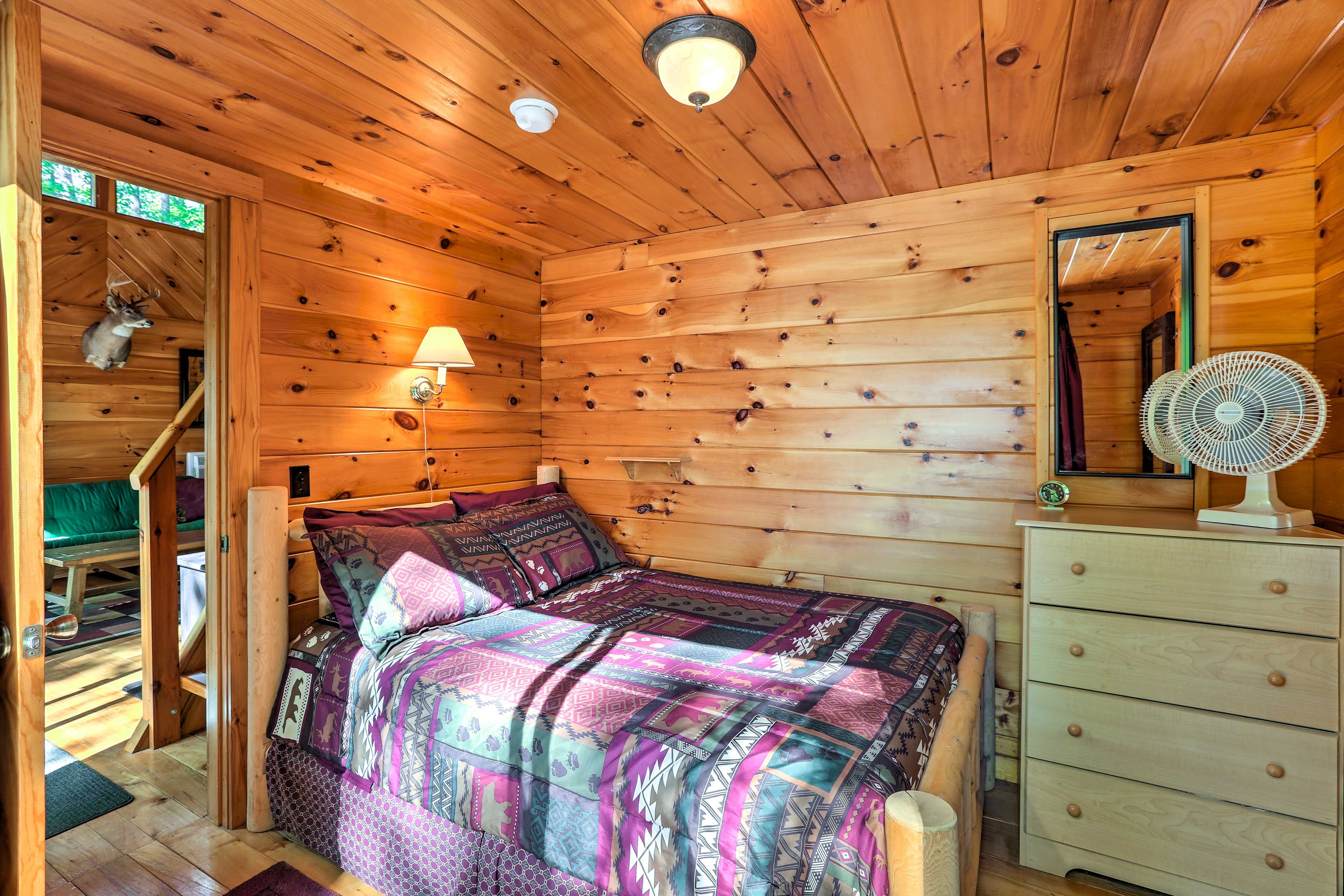 Bedroom 1 | Queen Bed | Linens Provided
