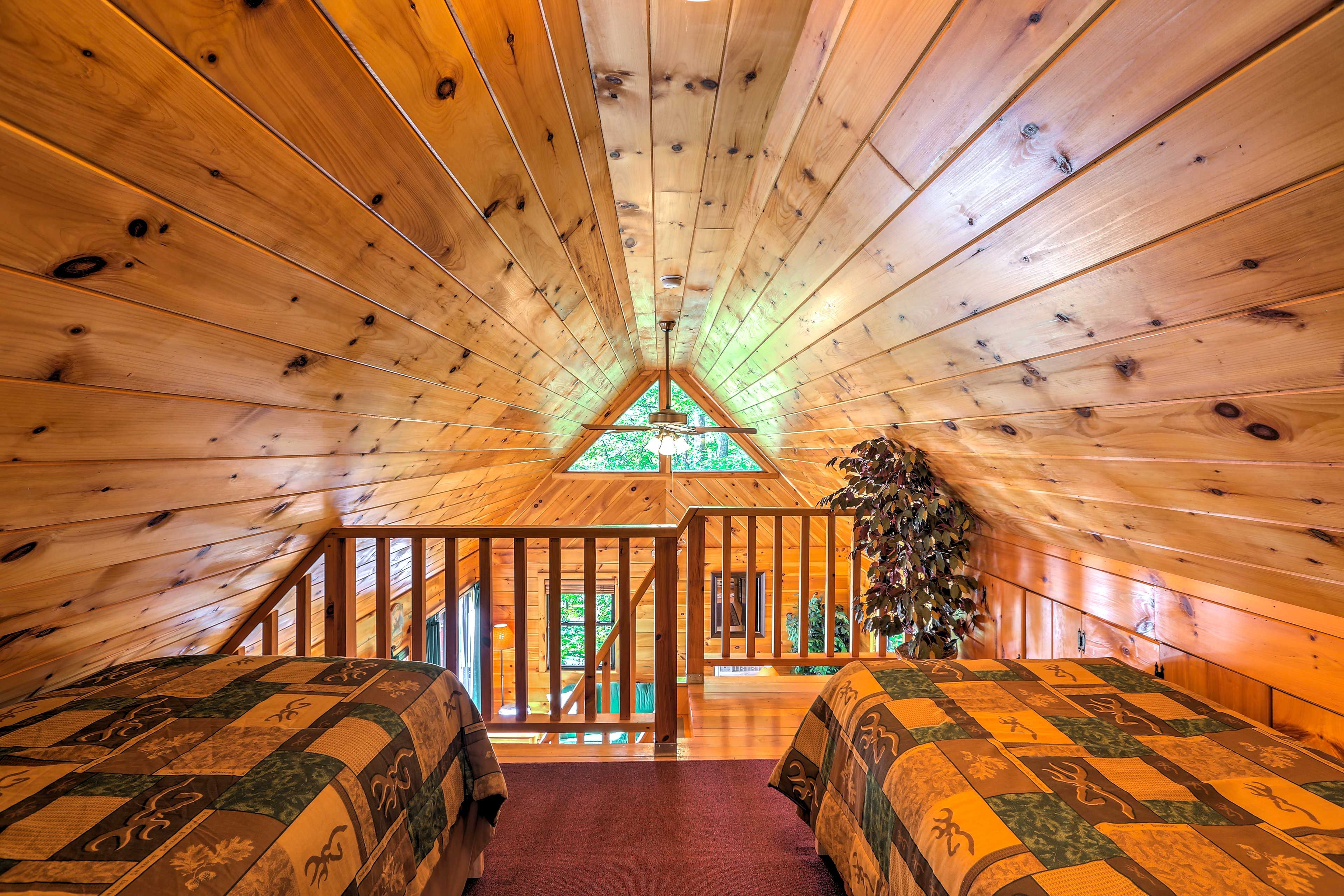 Bedroom 2 (Loft) | 2 Twin Beds