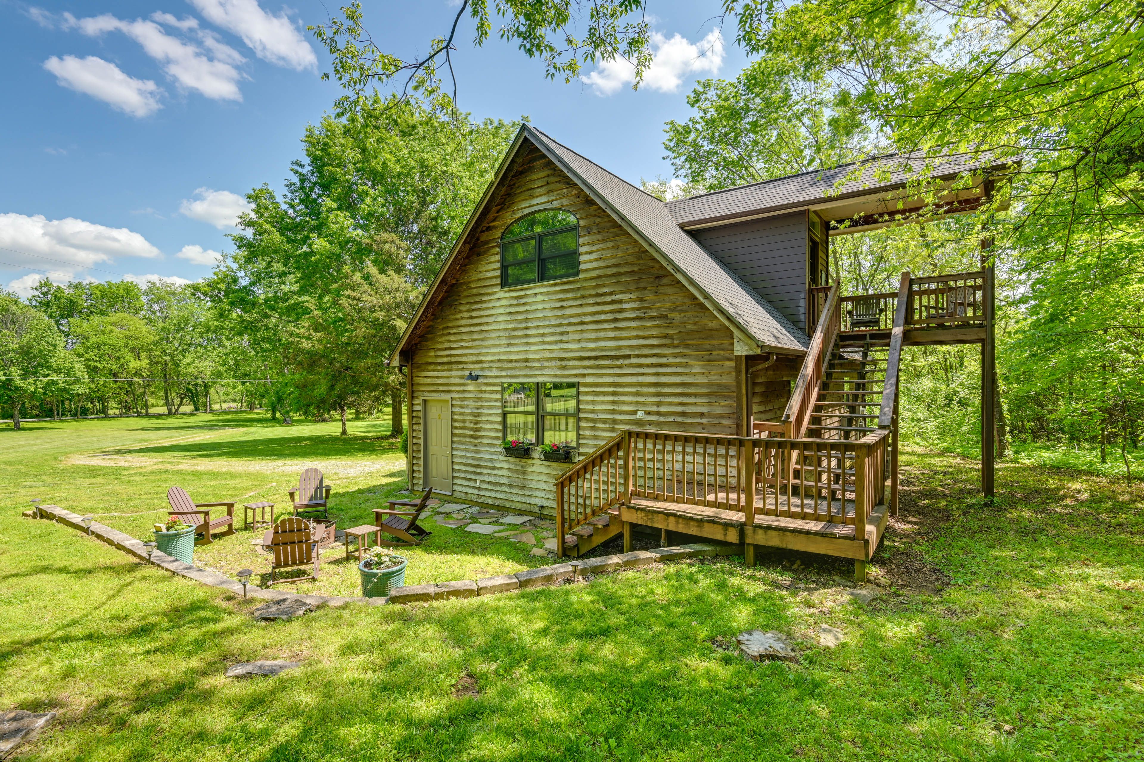 Franklin Vacation Rental | 1BR | 1BA | 900 Sq Ft | Stairs Required