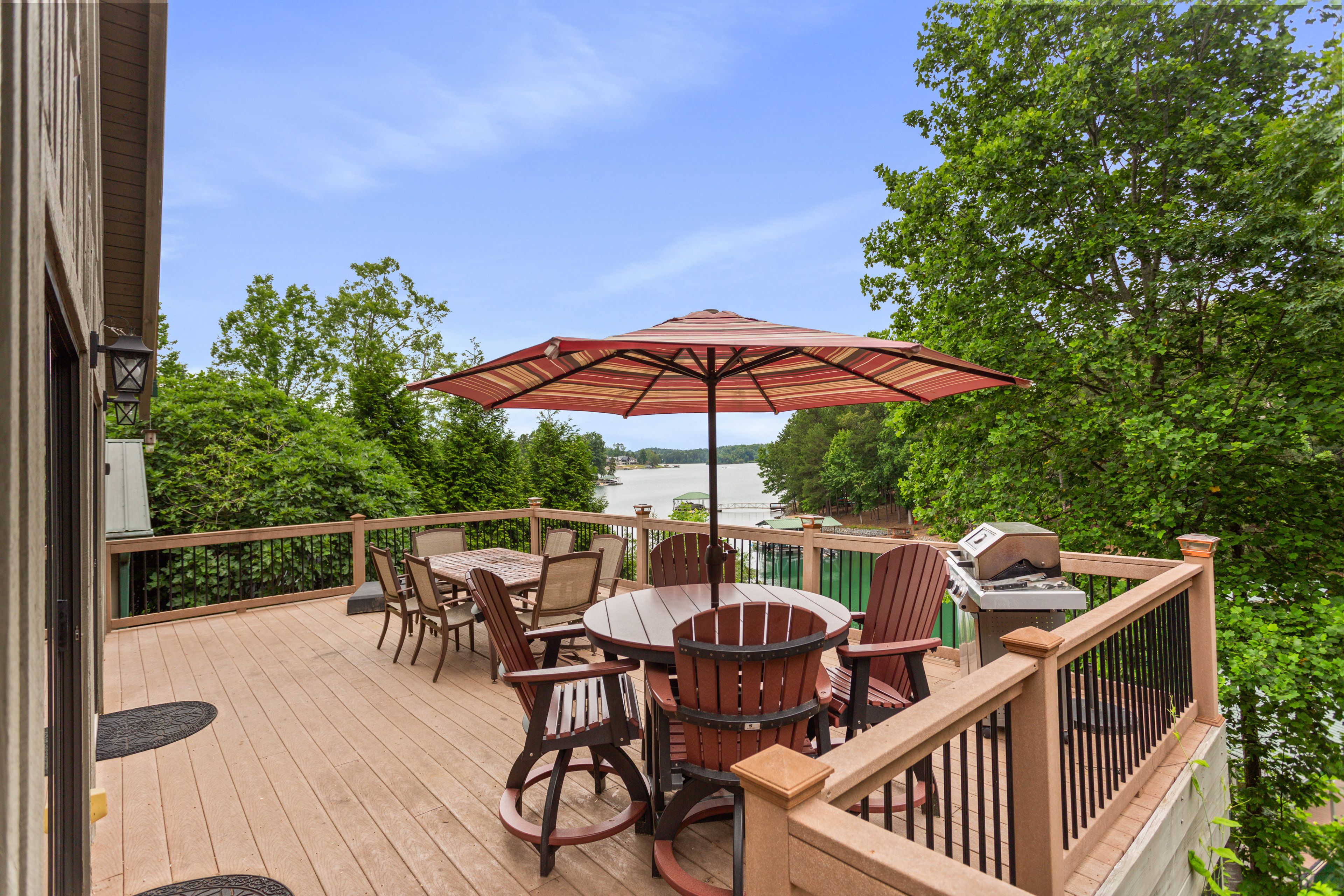 Deck | Dining Areas | Gas Grill