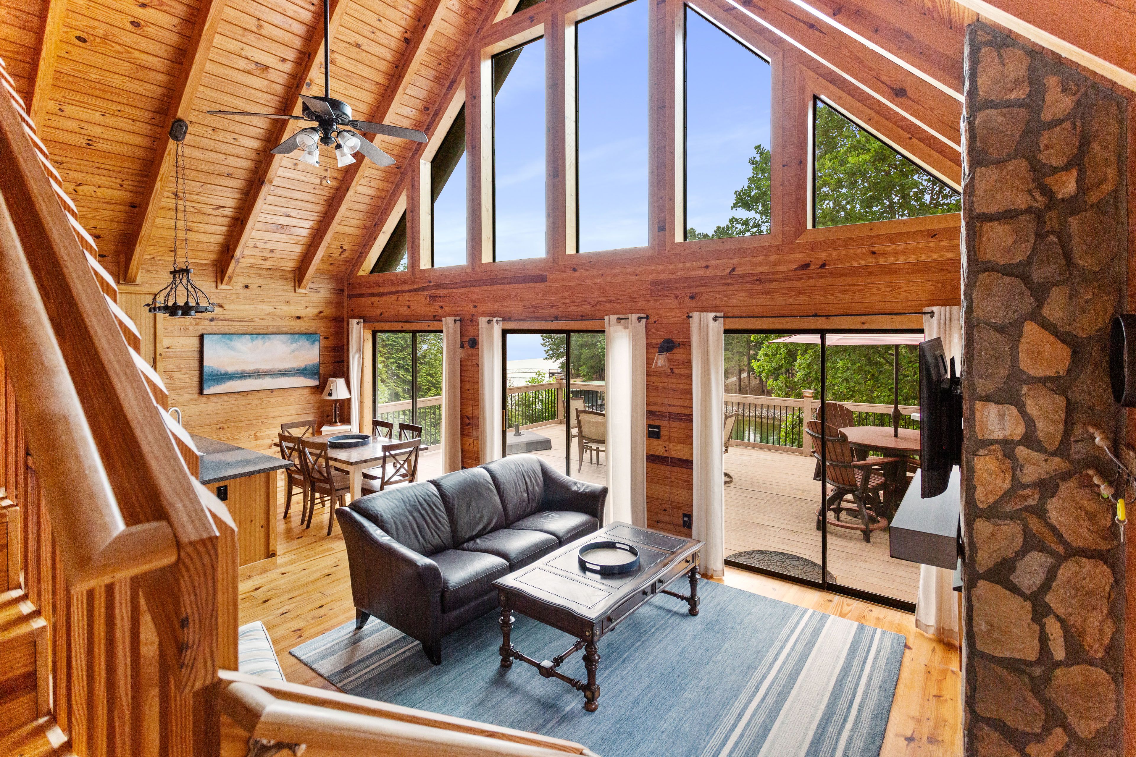 Living Room | Gas Fireplace | Free WiFi | Main Level