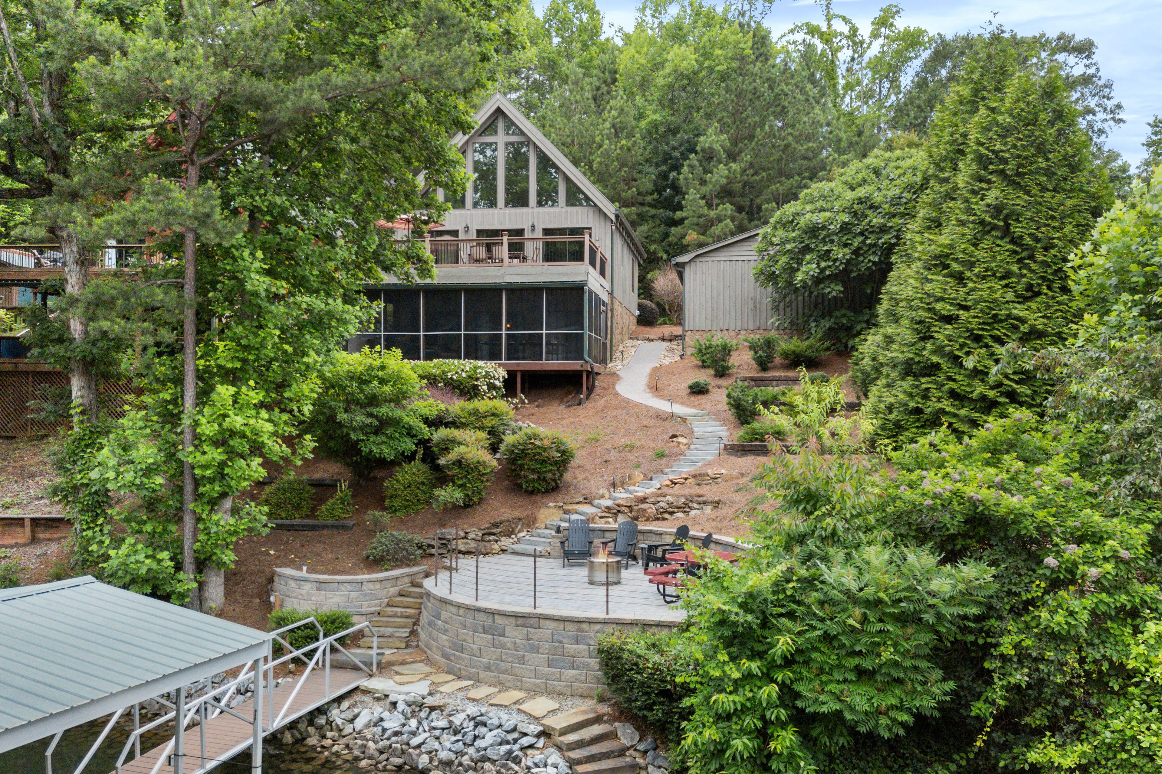 Seneca Vacation Rental | 3BR | 3BA | 2,300 Sq Ft | Stairs Required
