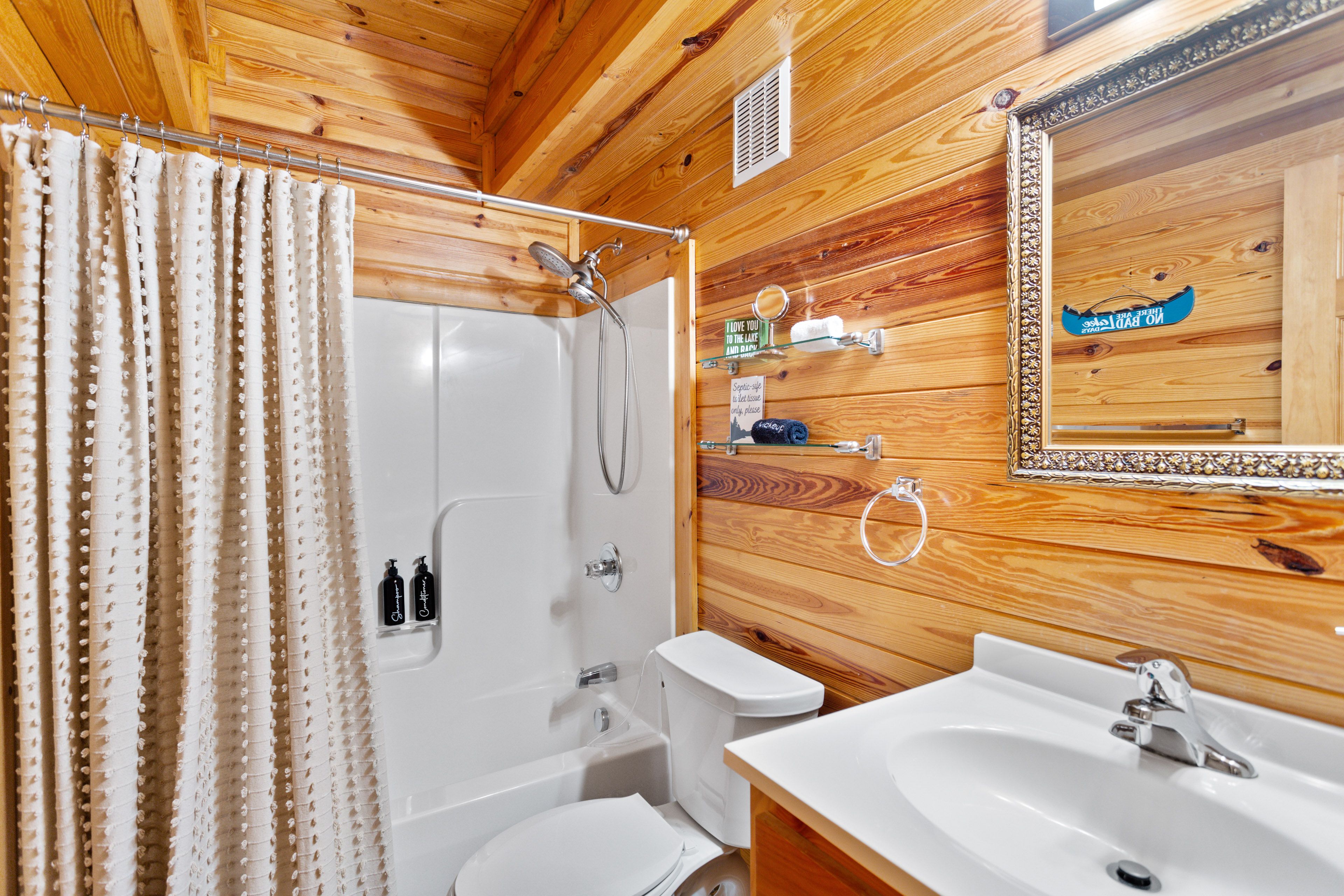 Full Bathroom | Main Level
